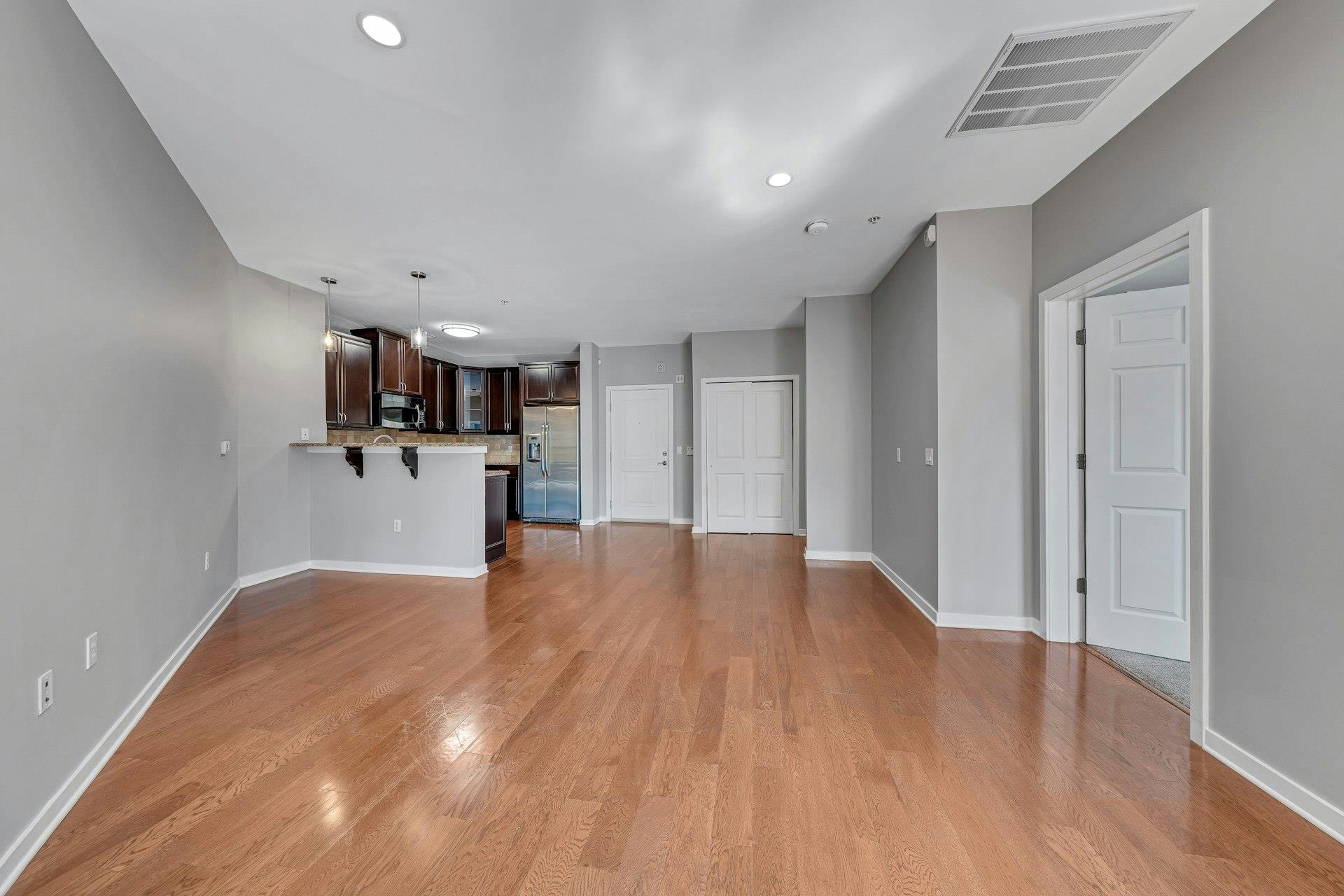 443 4TH ST Unit: 203