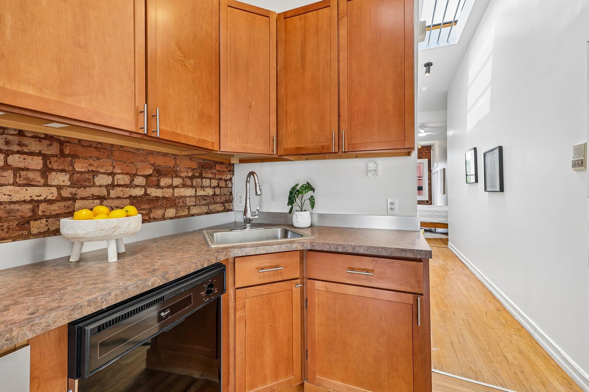 515 JERSEY AVE Unit: 6