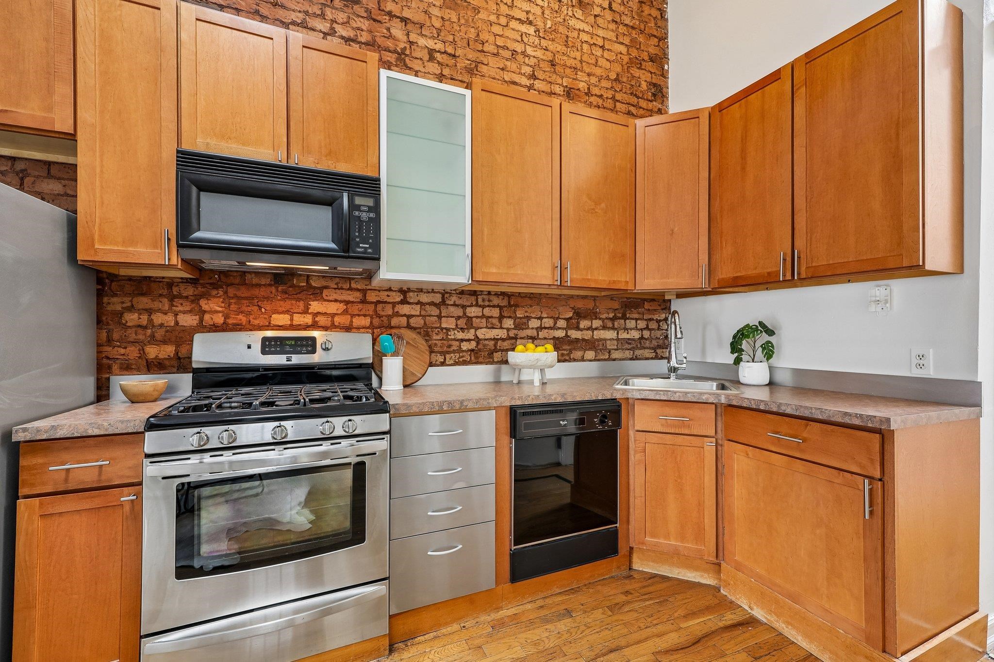 515 JERSEY AVE Unit: 6