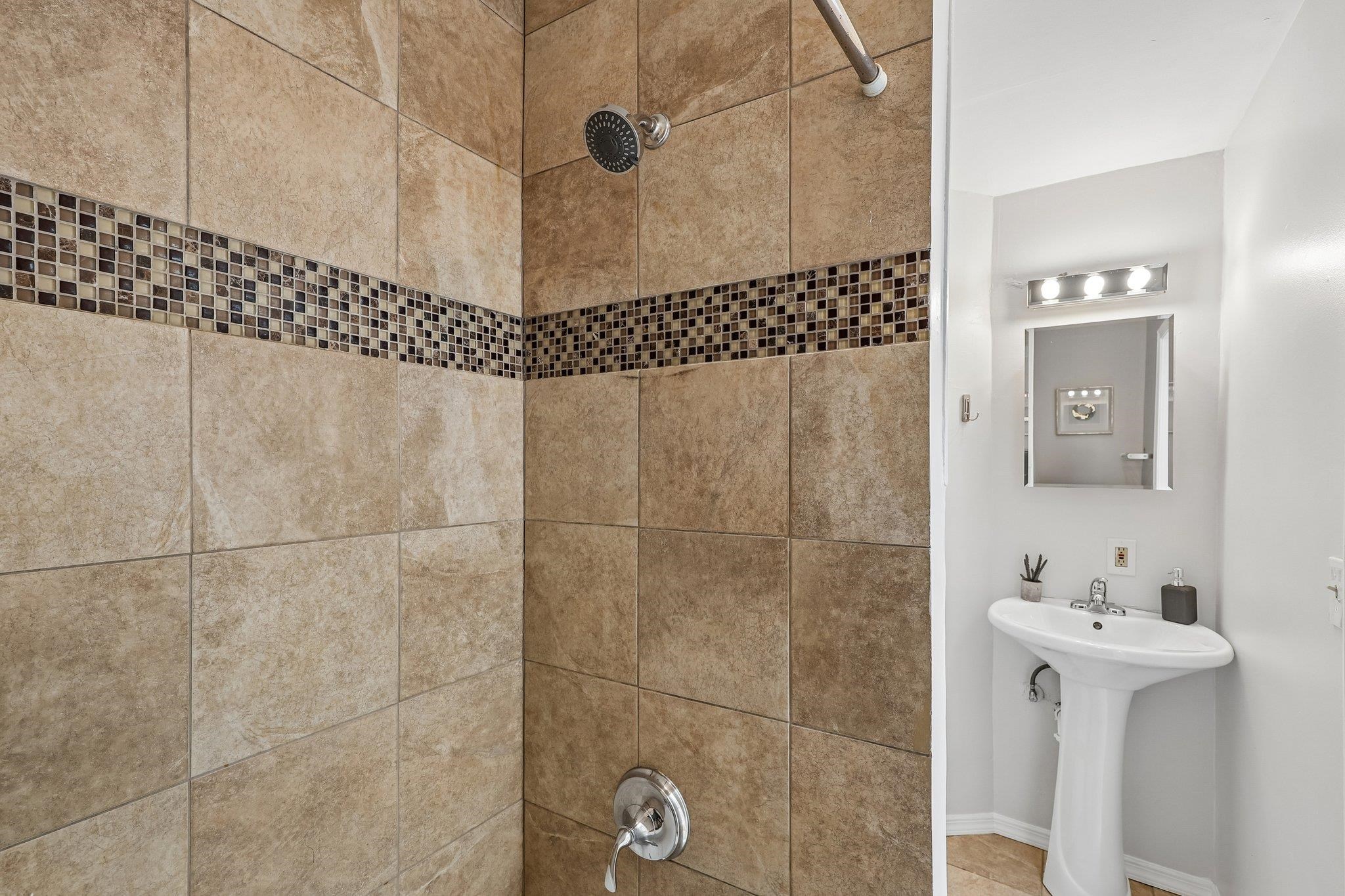 515 JERSEY AVE Unit: 6