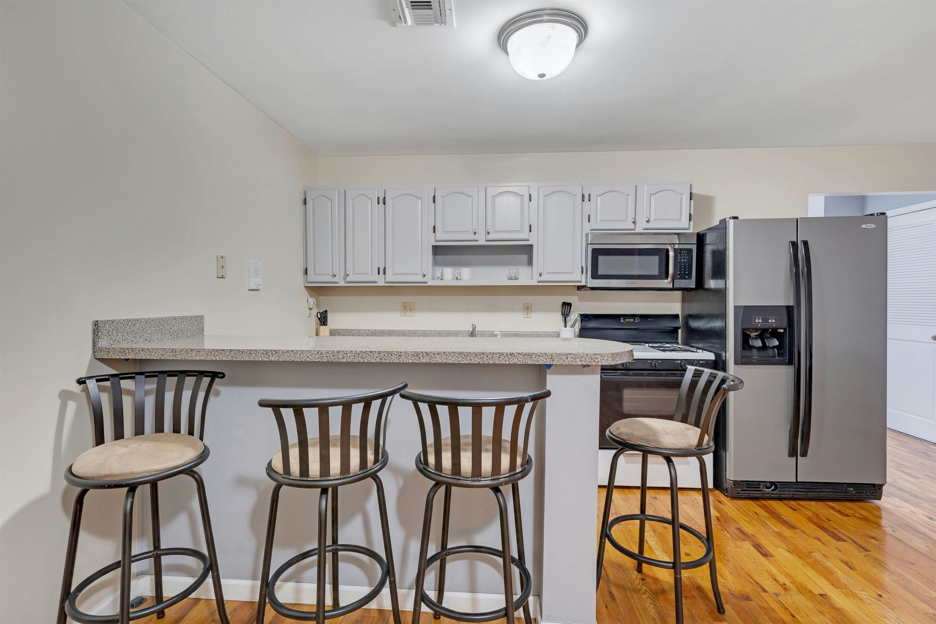 4413 PARK AVE Unit: 2L