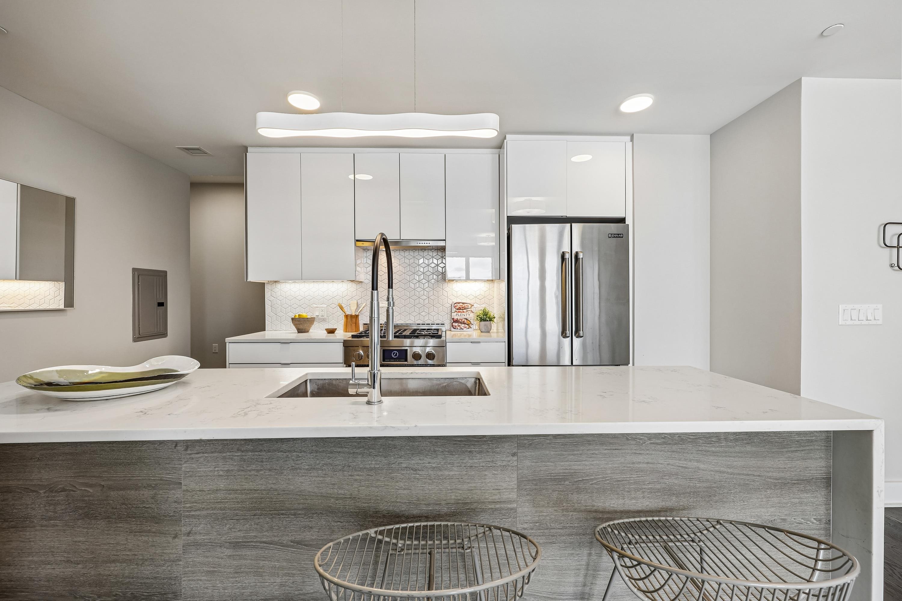 380 NEWARK AVE Unit: 501
