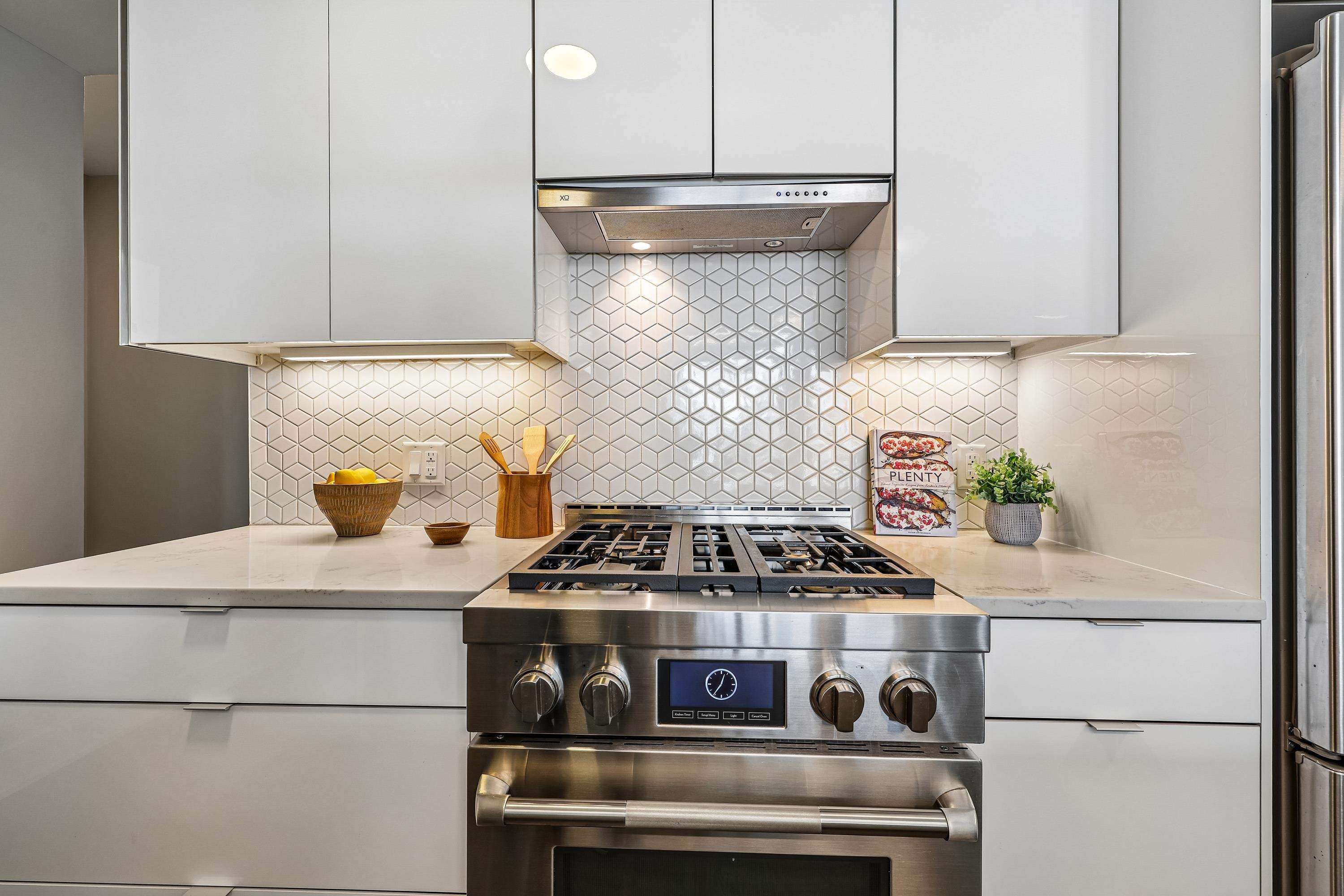 380 NEWARK AVE Unit: 501