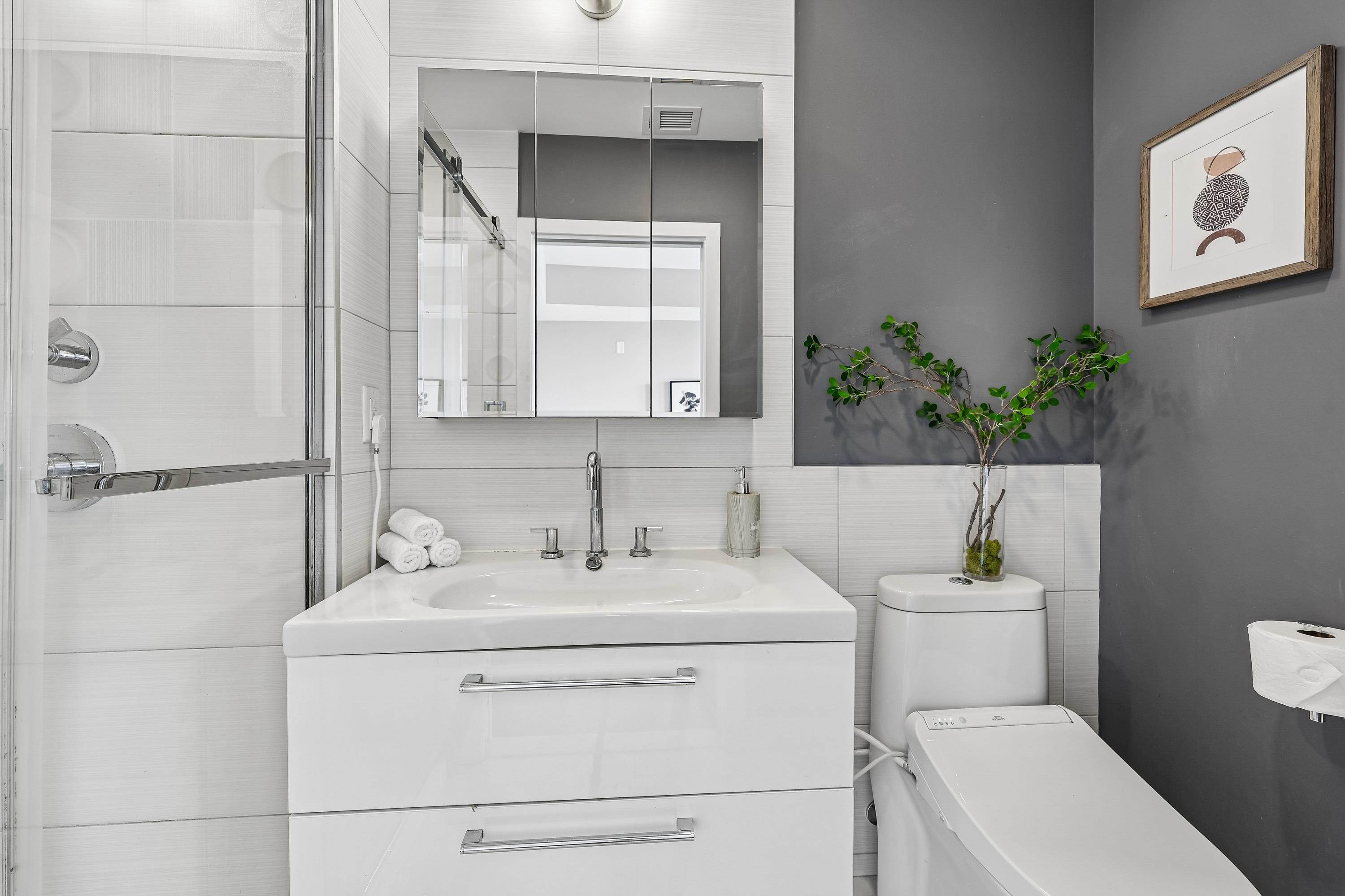 380 NEWARK AVE Unit: 501