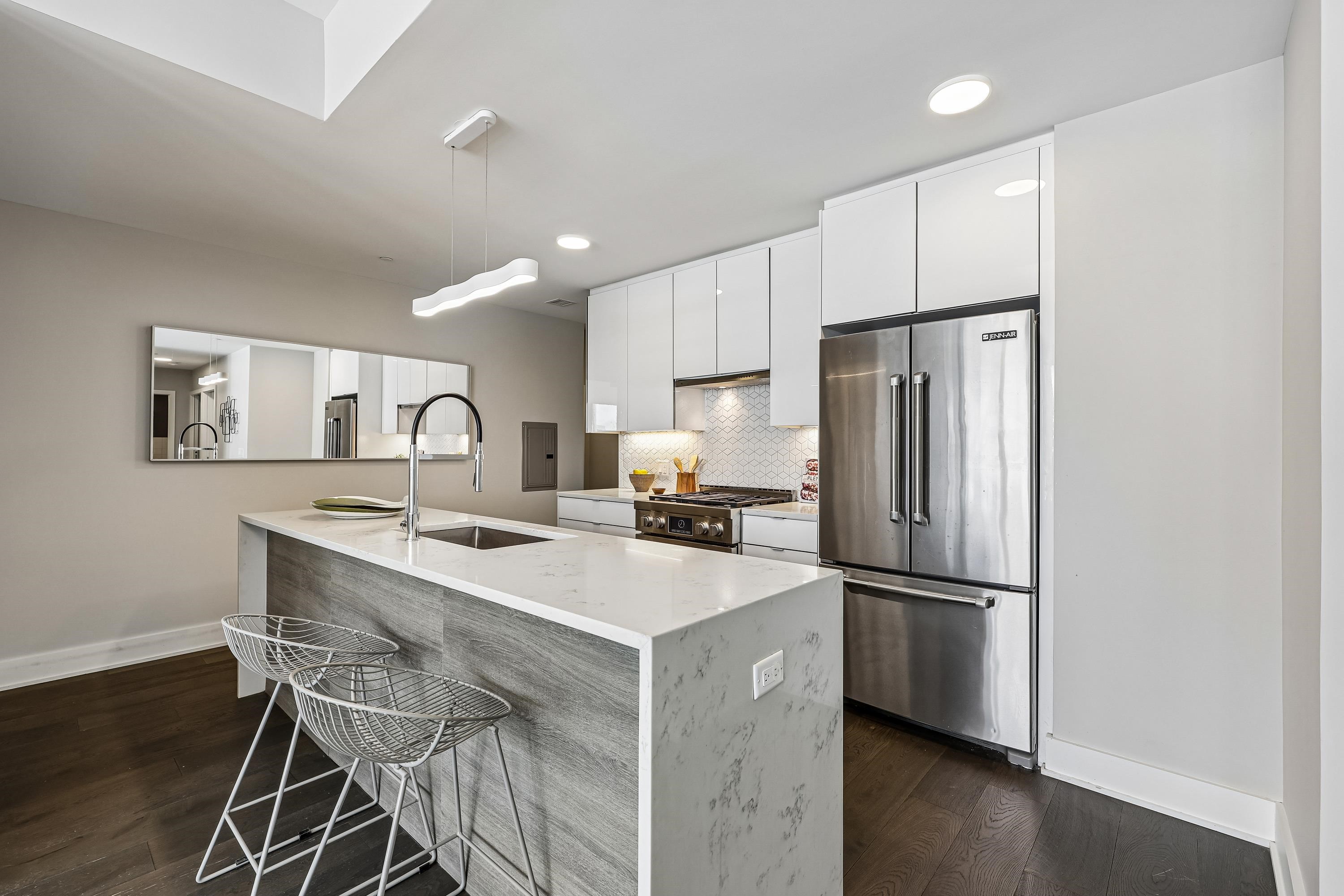 380 NEWARK AVE Unit: 501