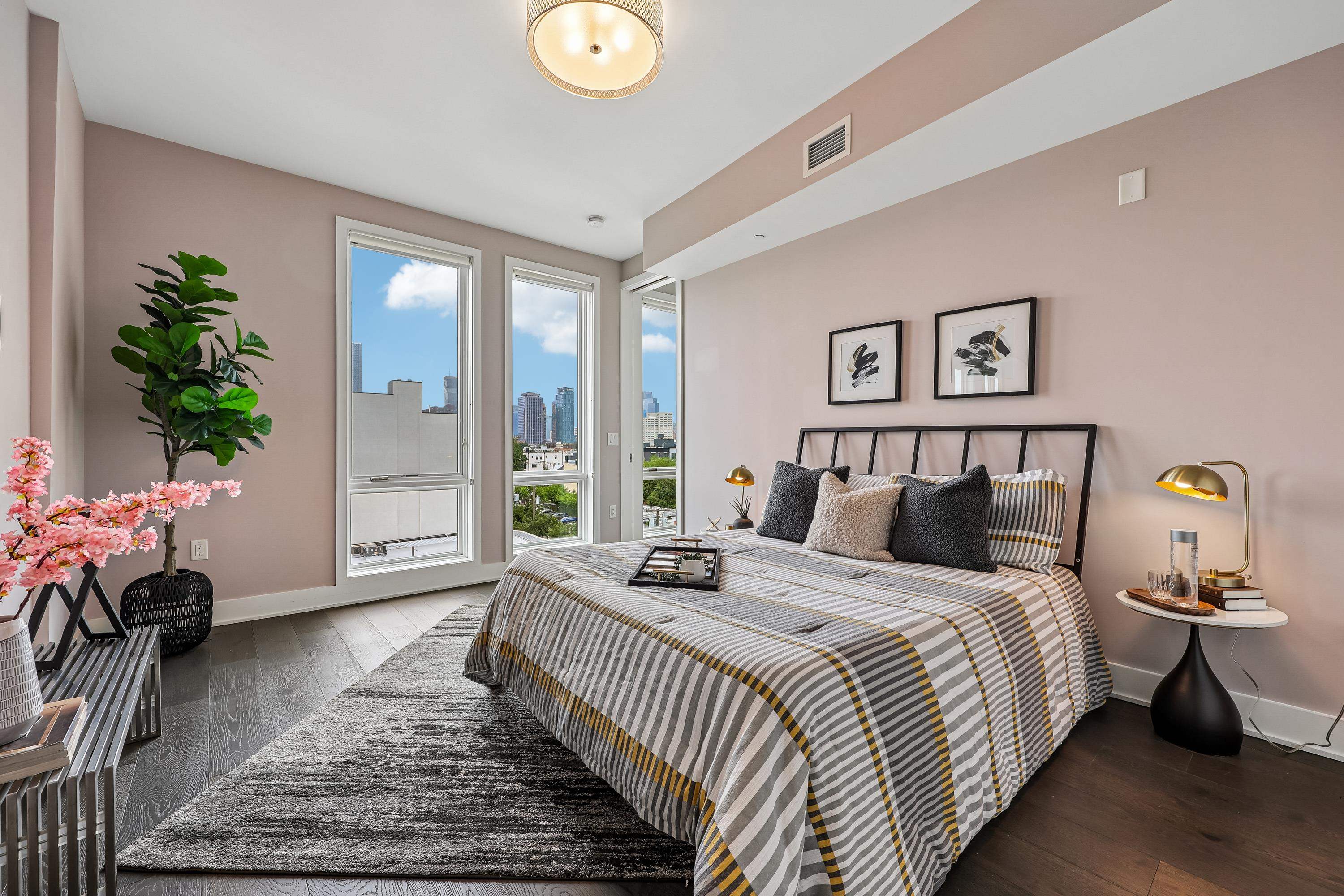 380 NEWARK AVE Unit: 501