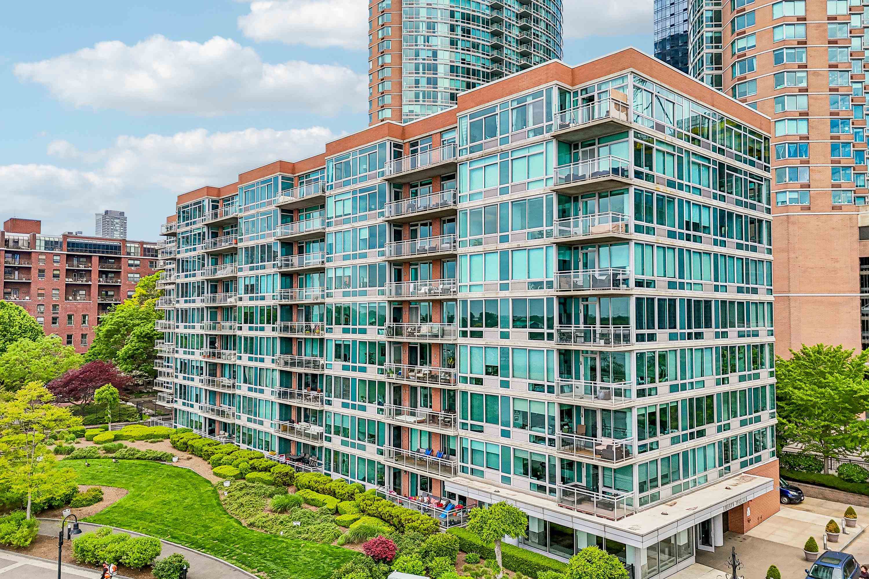 25 HUDSON ST Unit: 111