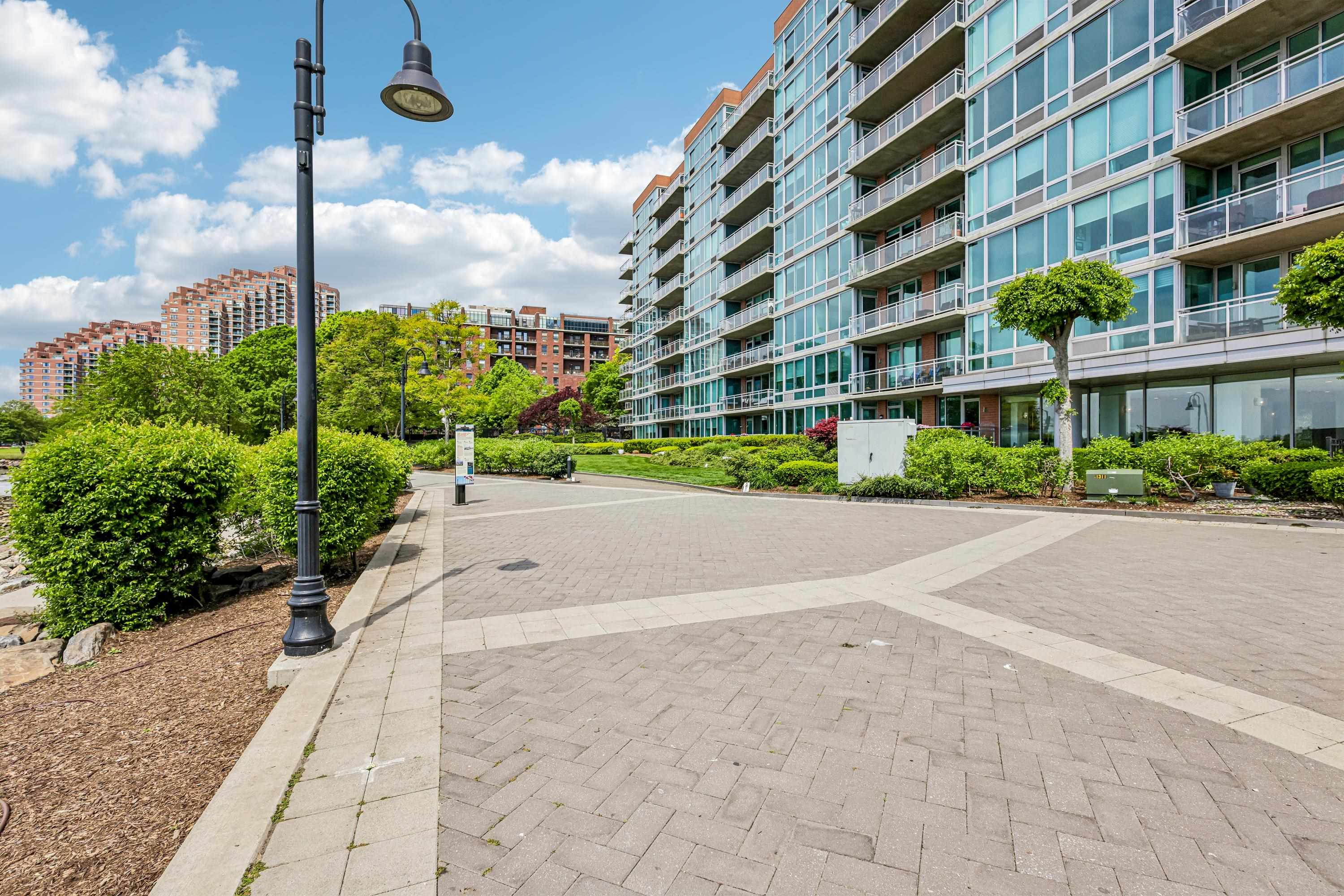 25 HUDSON ST Unit: 111