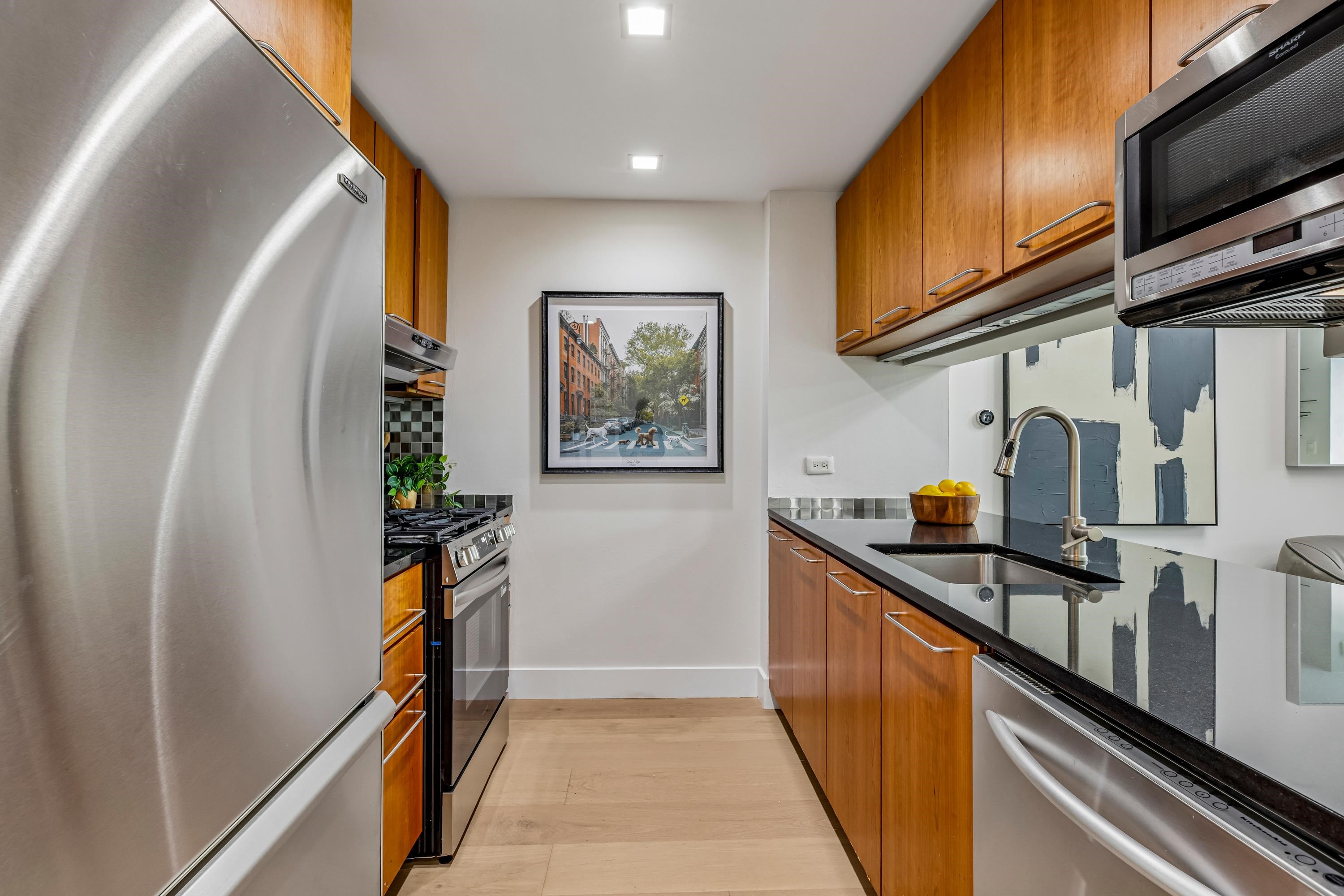 25 HUDSON ST Unit: 111