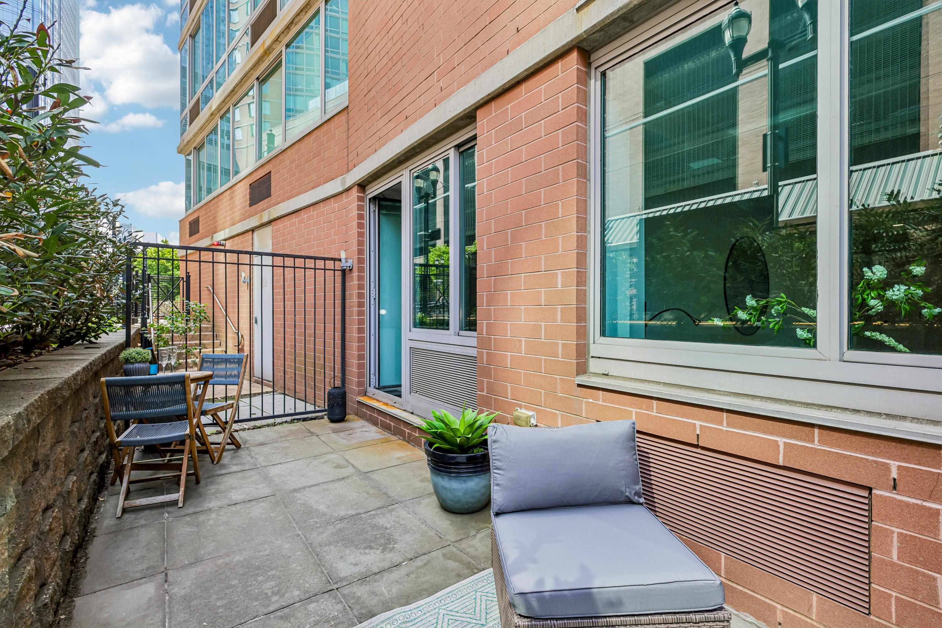 25 HUDSON ST Unit: 111