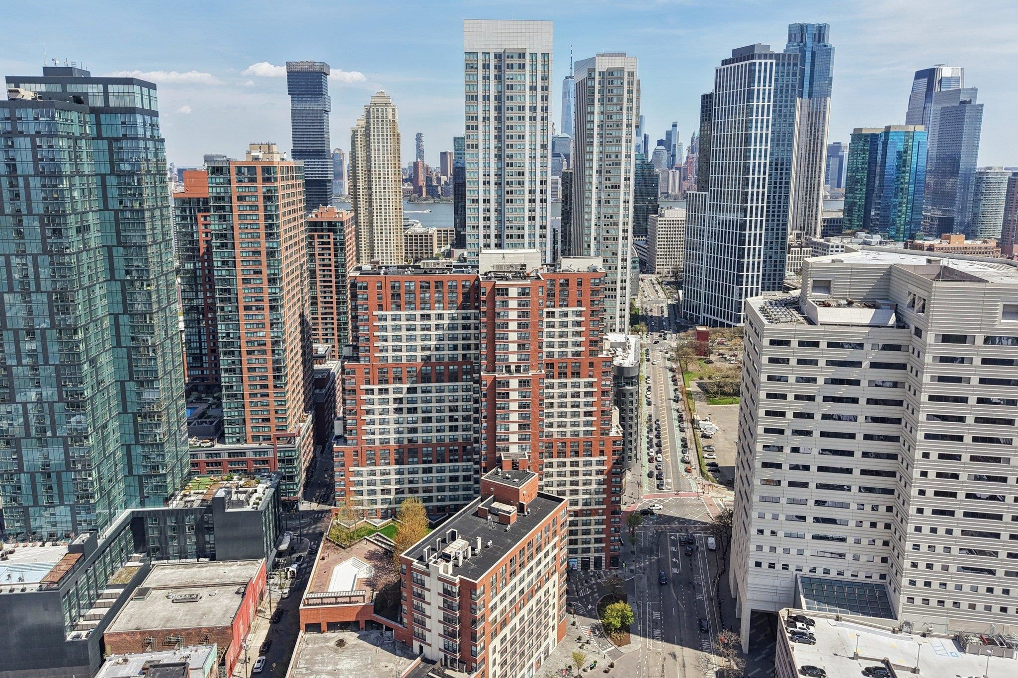 102 CHRISTOPHER COLUMBUS DR Unit: 701