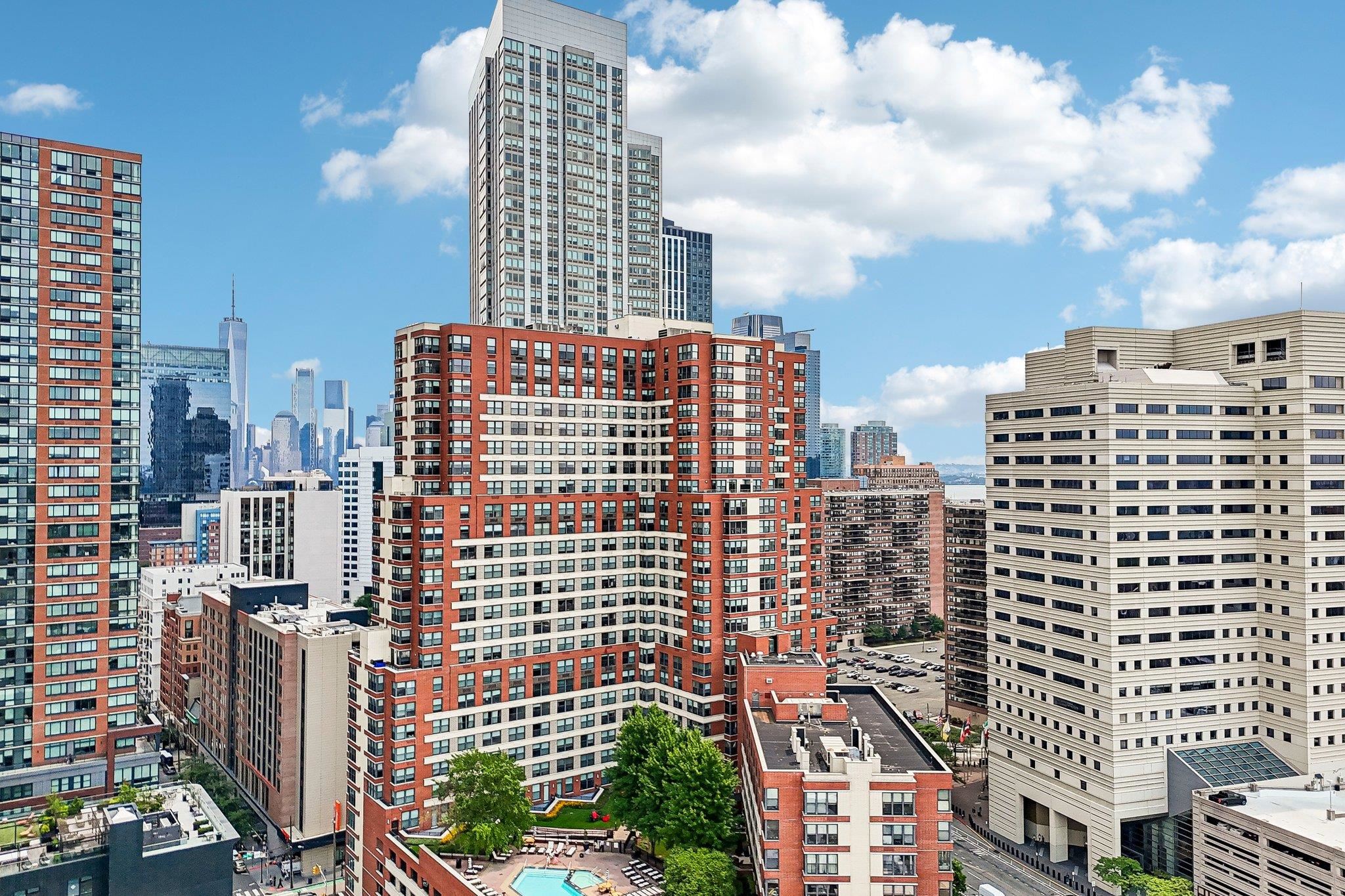 102 CHRISTOPHER COLUMBUS DR Unit: 701