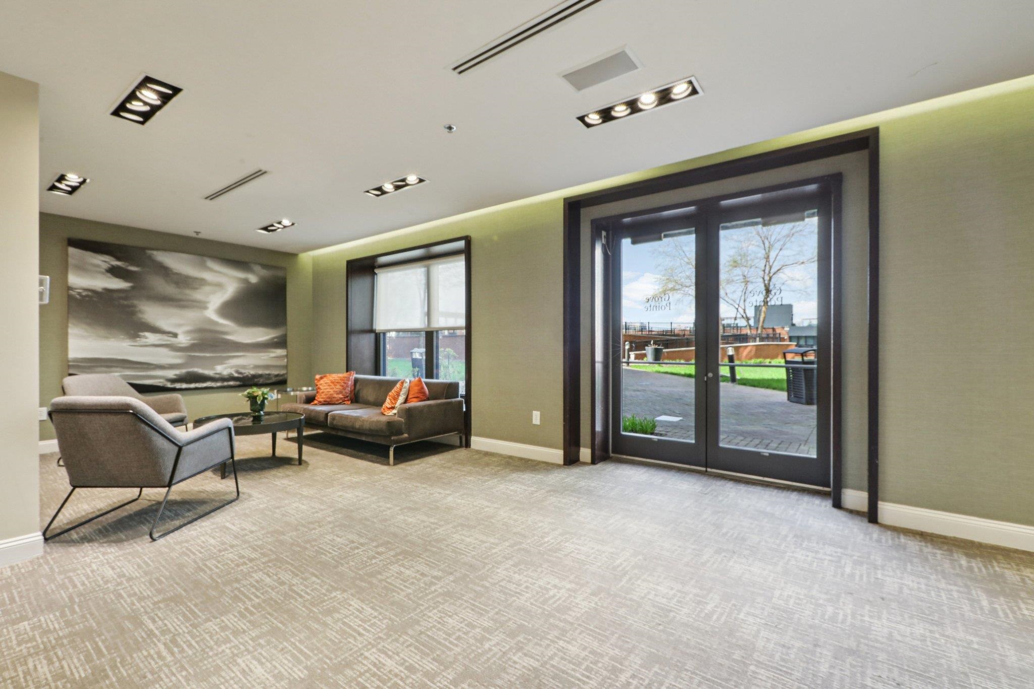 102 CHRISTOPHER COLUMBUS DR Unit: 701
