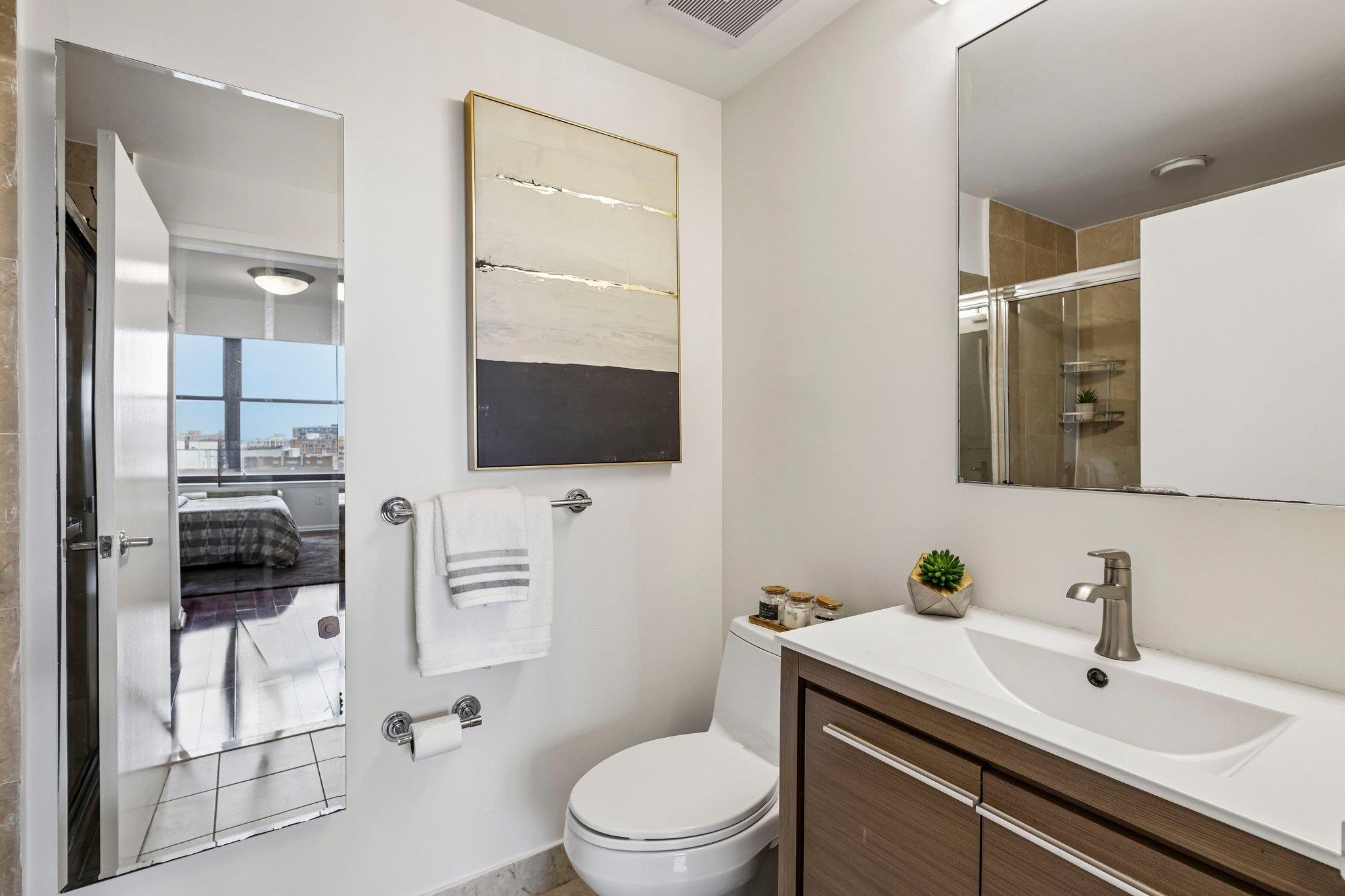 102 CHRISTOPHER COLUMBUS DR Unit: 701