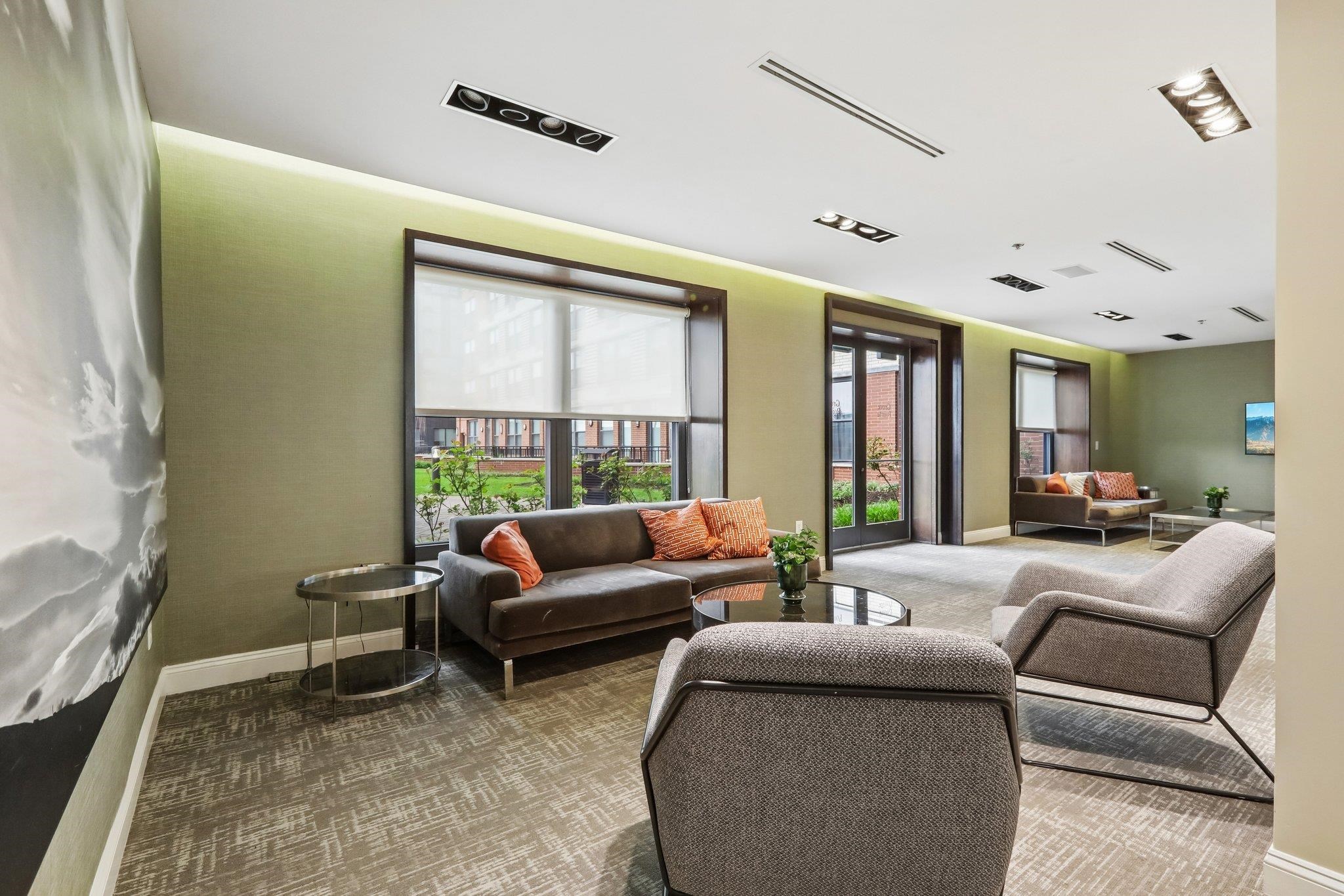 102 CHRISTOPHER COLUMBUS DR Unit: 701