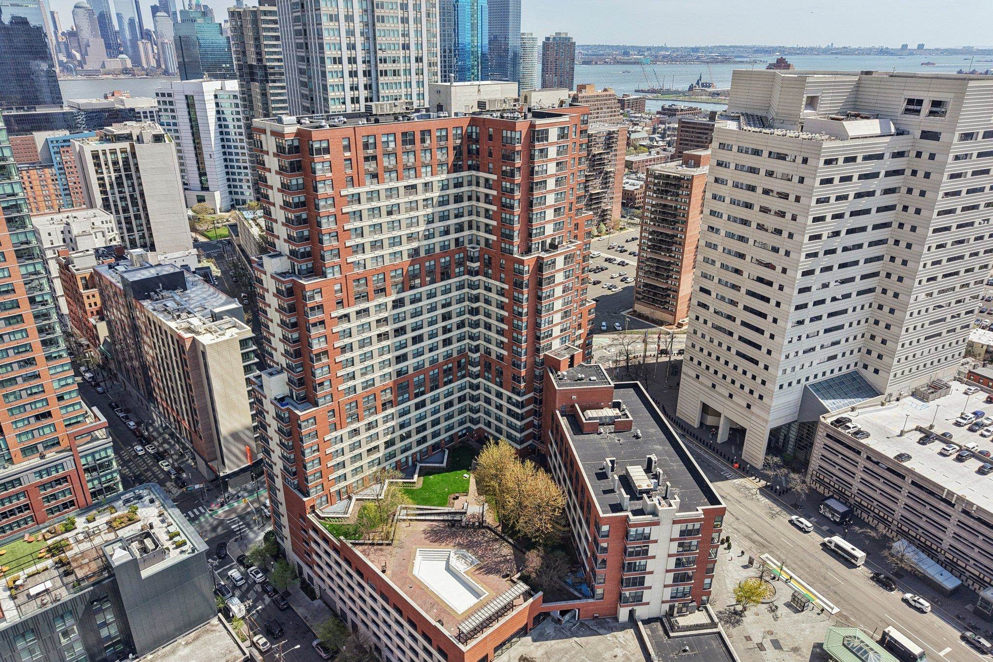102 CHRISTOPHER COLUMBUS DR Unit: 701