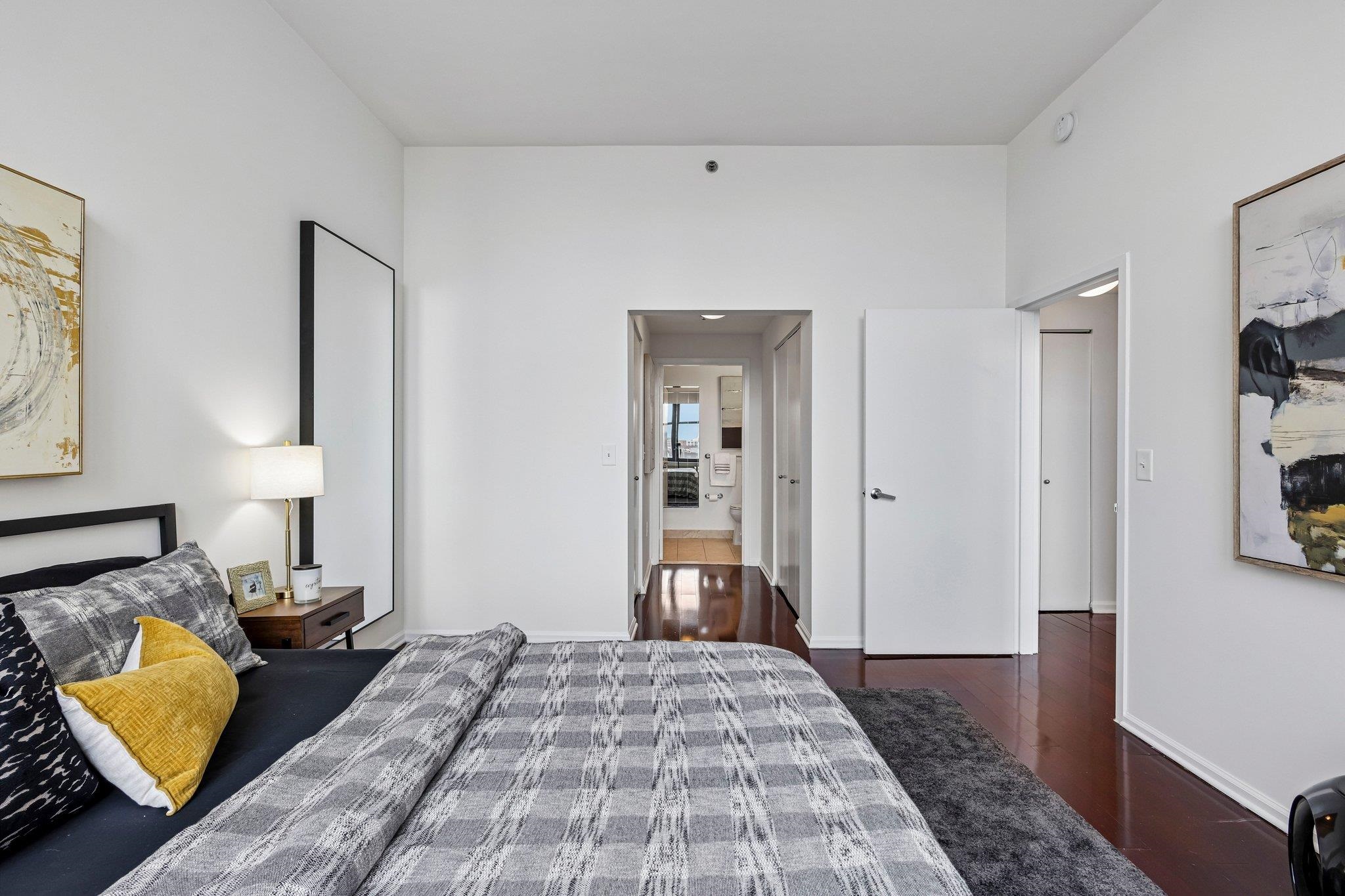 102 CHRISTOPHER COLUMBUS DR Unit: 701