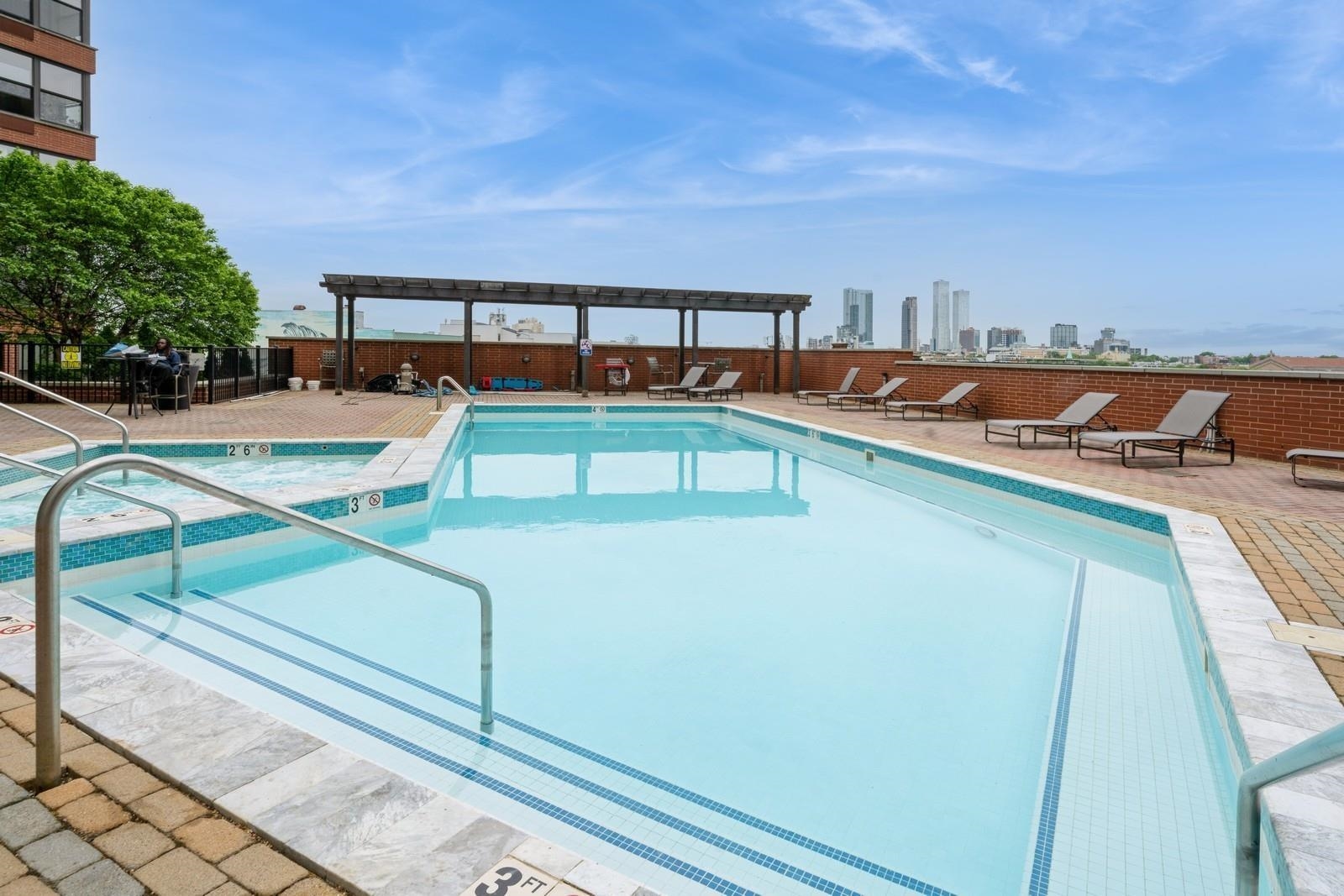 102 CHRISTOPHER COLUMBUS DR Unit: 701