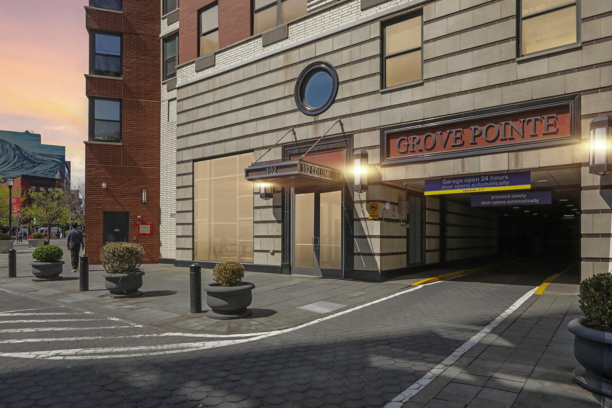 102 CHRISTOPHER COLUMBUS DR Unit: 701