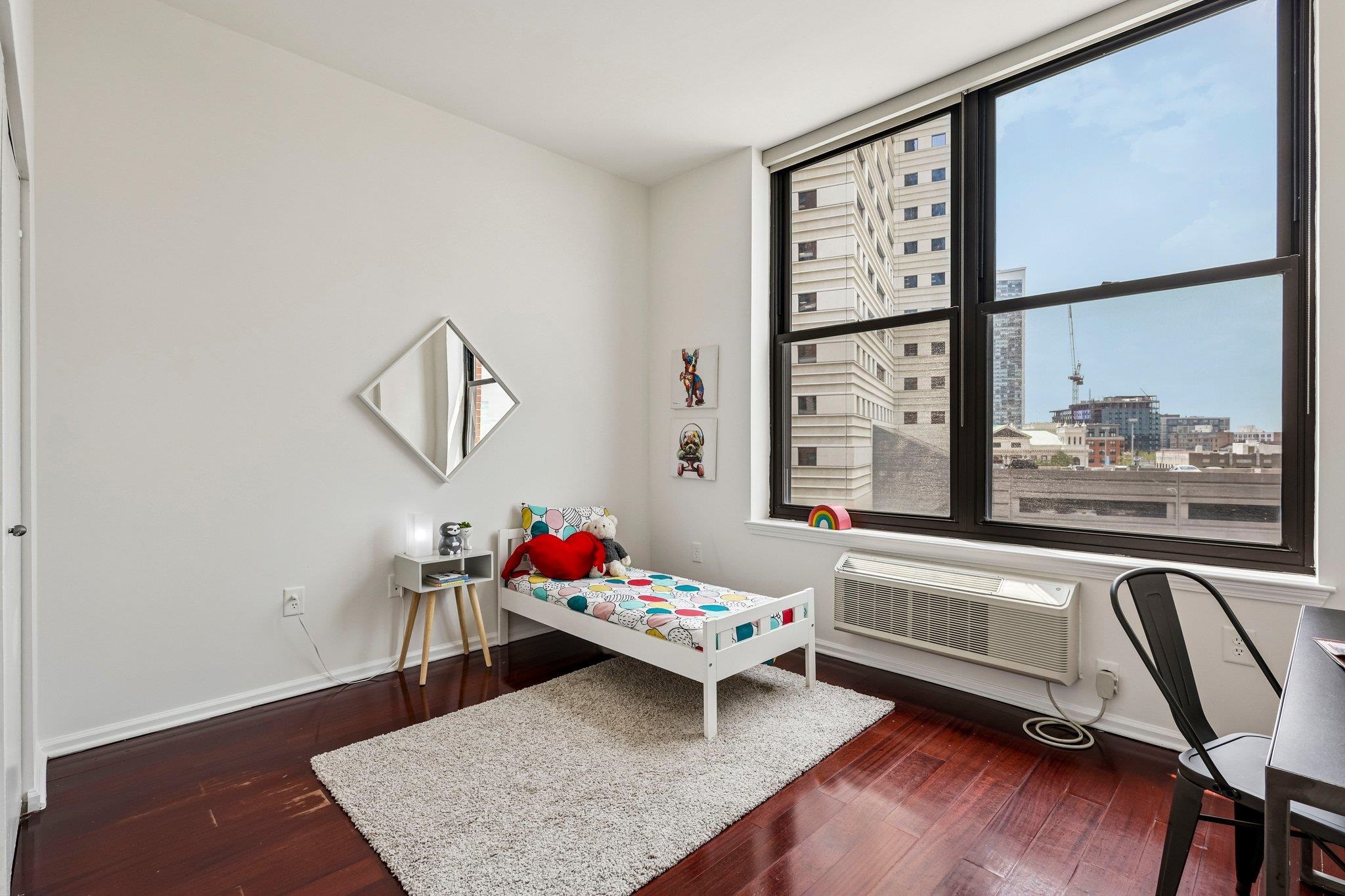 102 CHRISTOPHER COLUMBUS DR Unit: 701