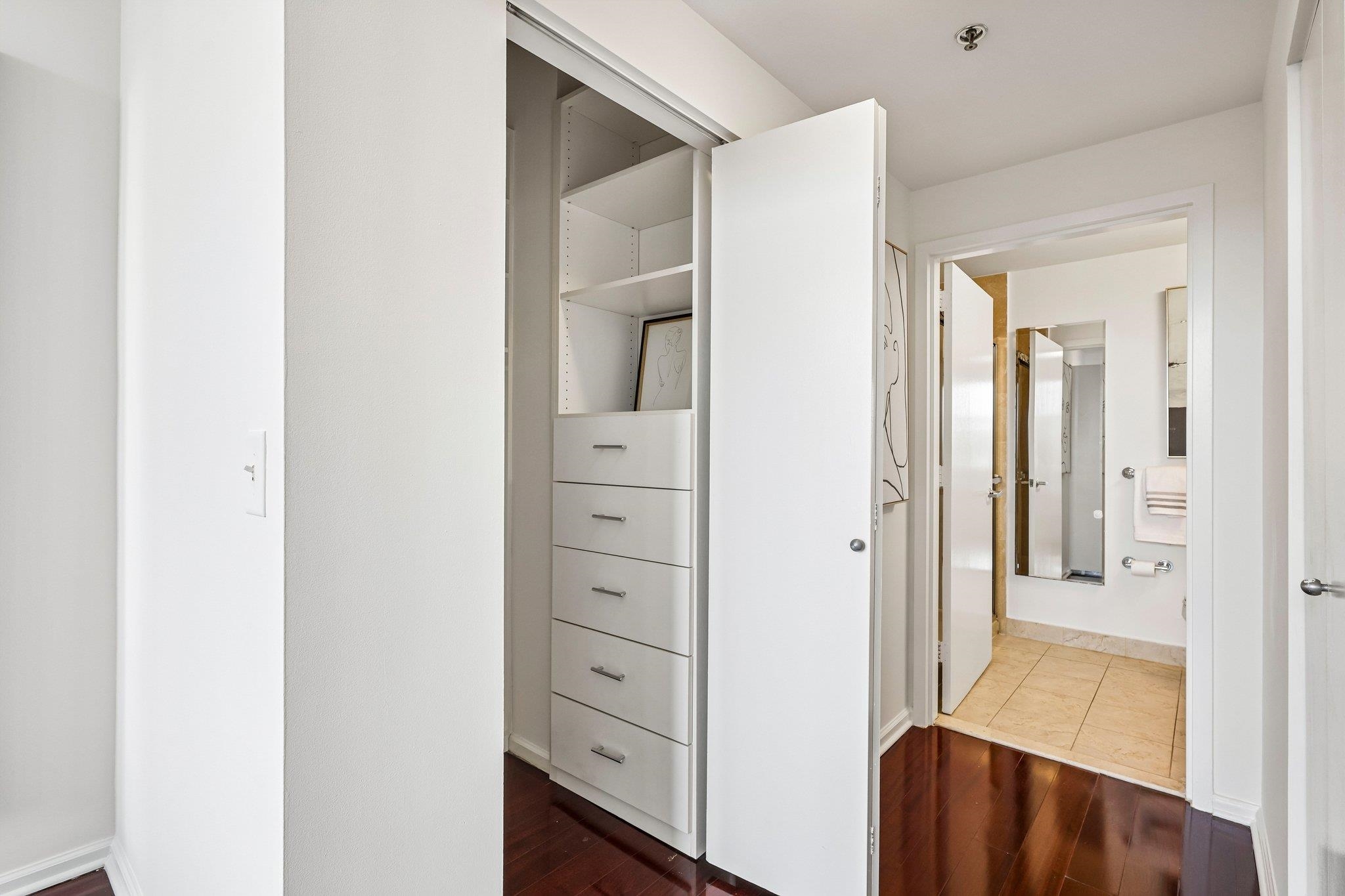 102 CHRISTOPHER COLUMBUS DR Unit: 701