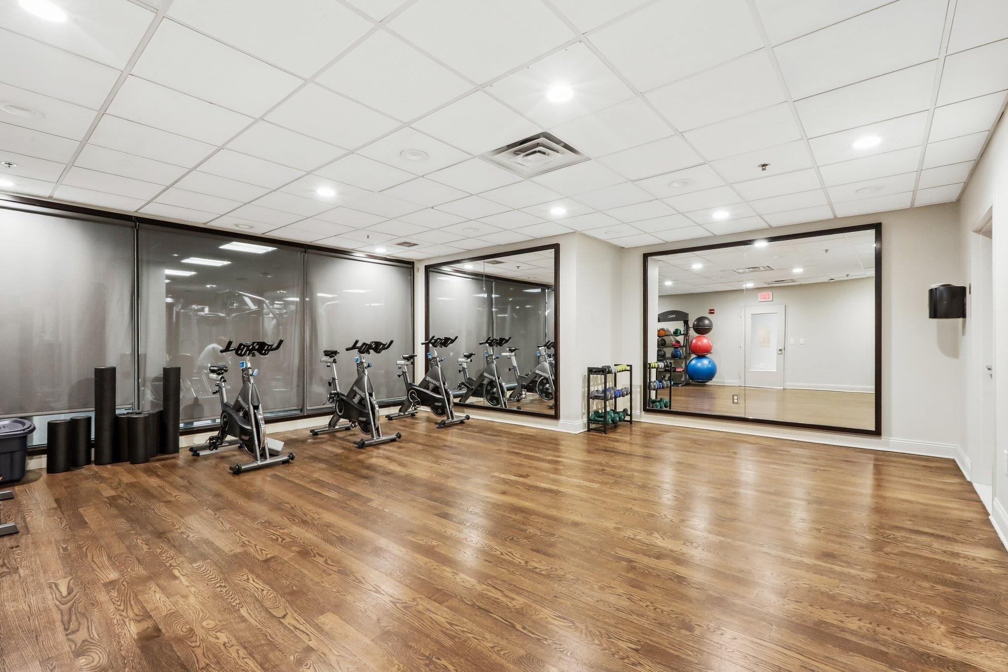 102 CHRISTOPHER COLUMBUS DR Unit: 701