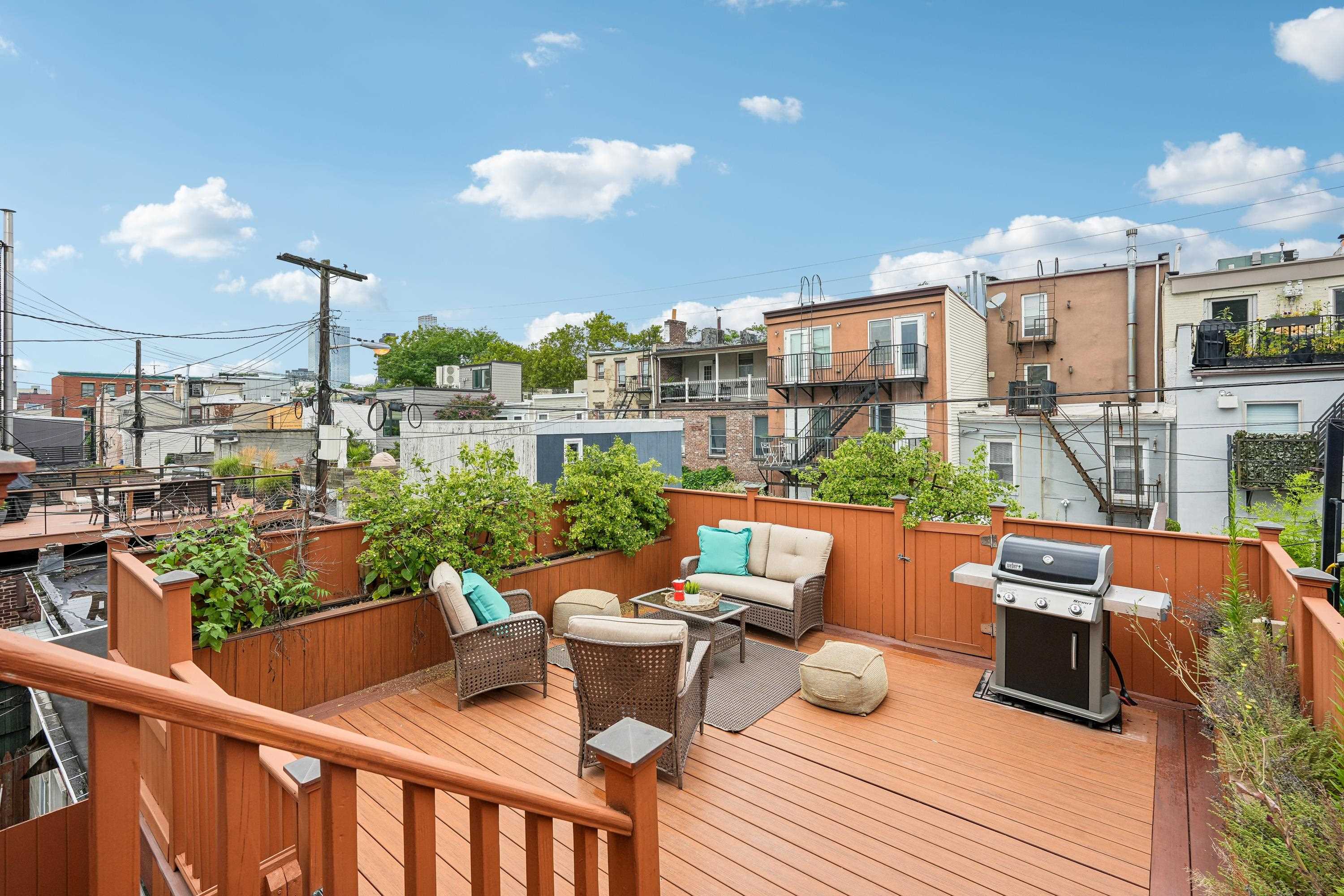 274 4TH ST