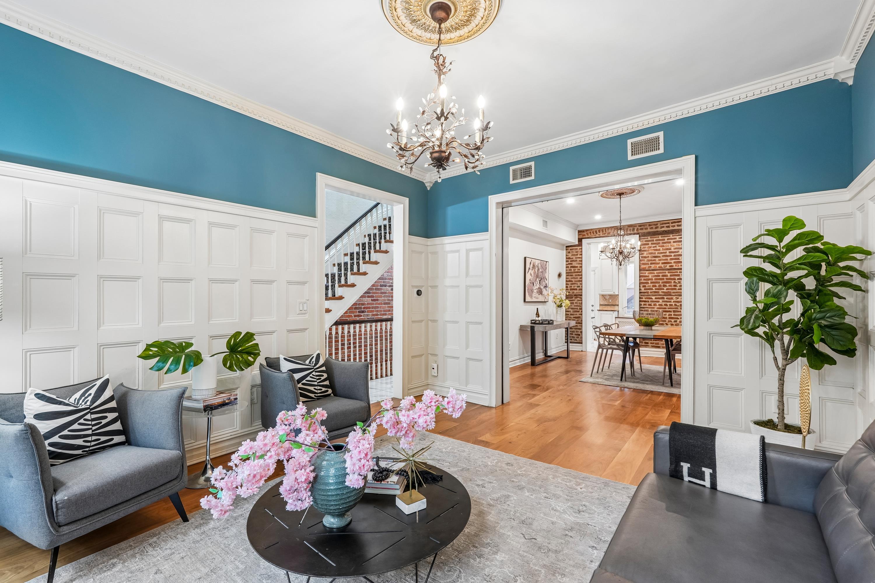274 4TH ST