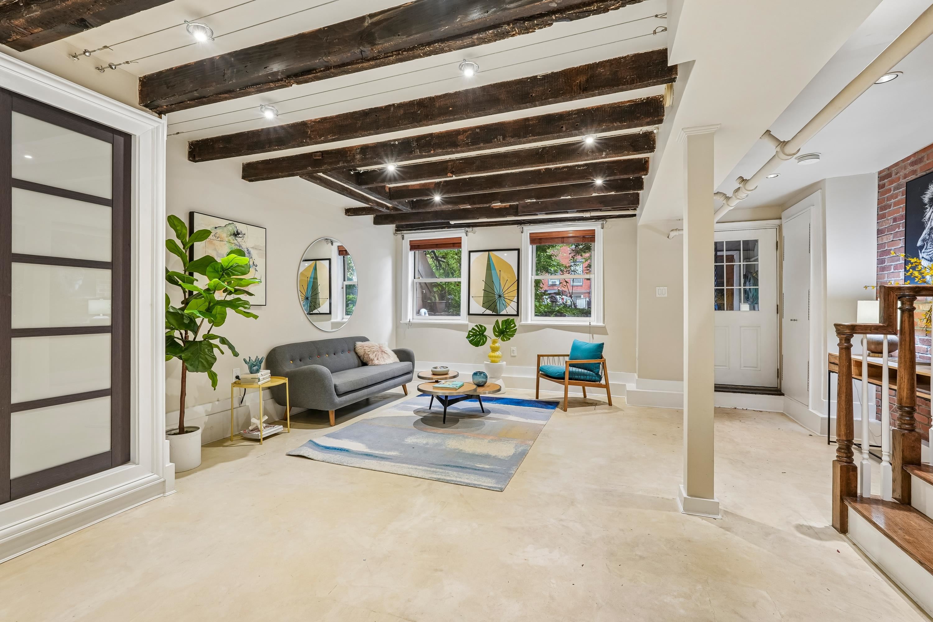 274 4TH ST