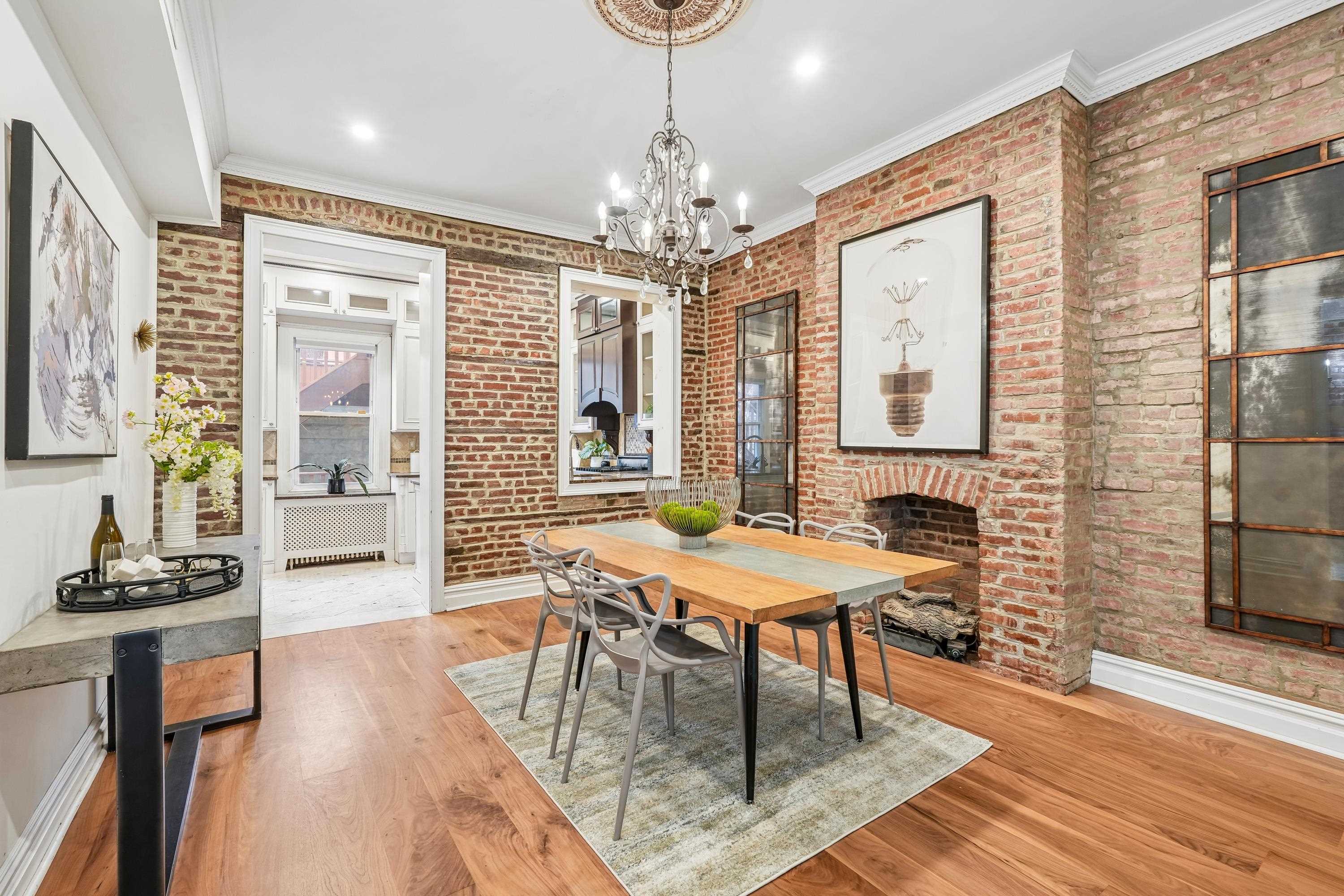 274 4TH ST