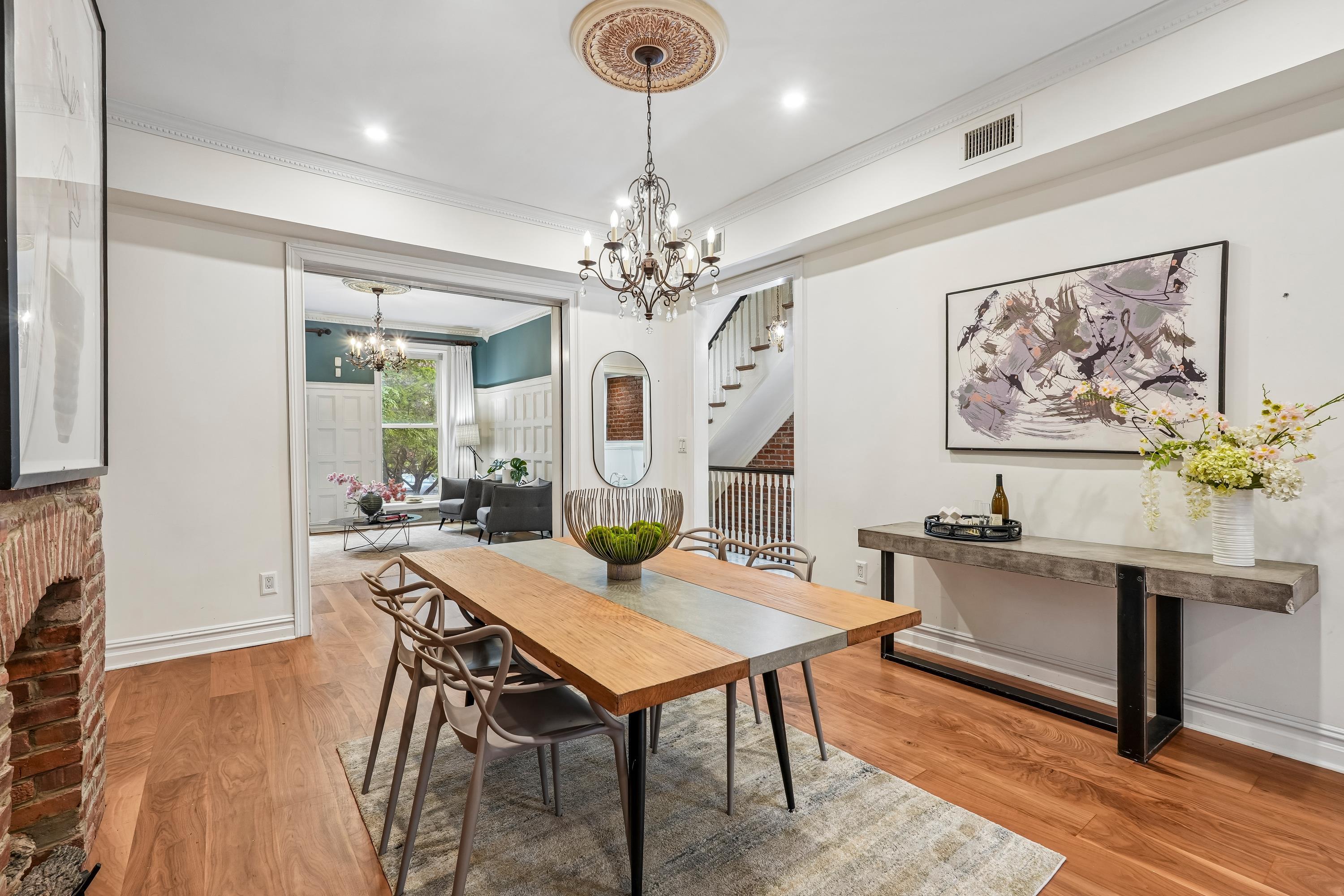 274 4TH ST