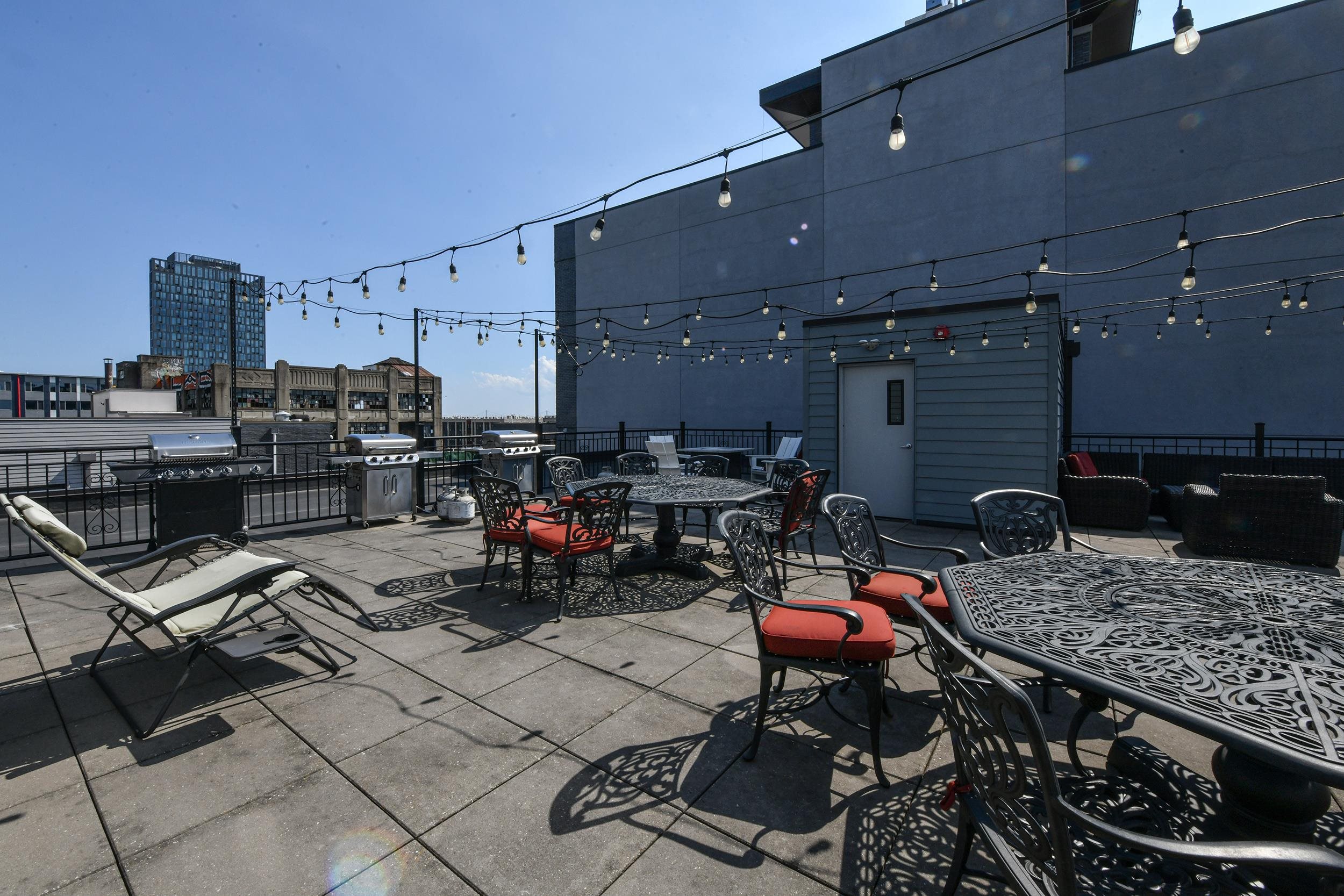 424 WHITON ST Unit: 206