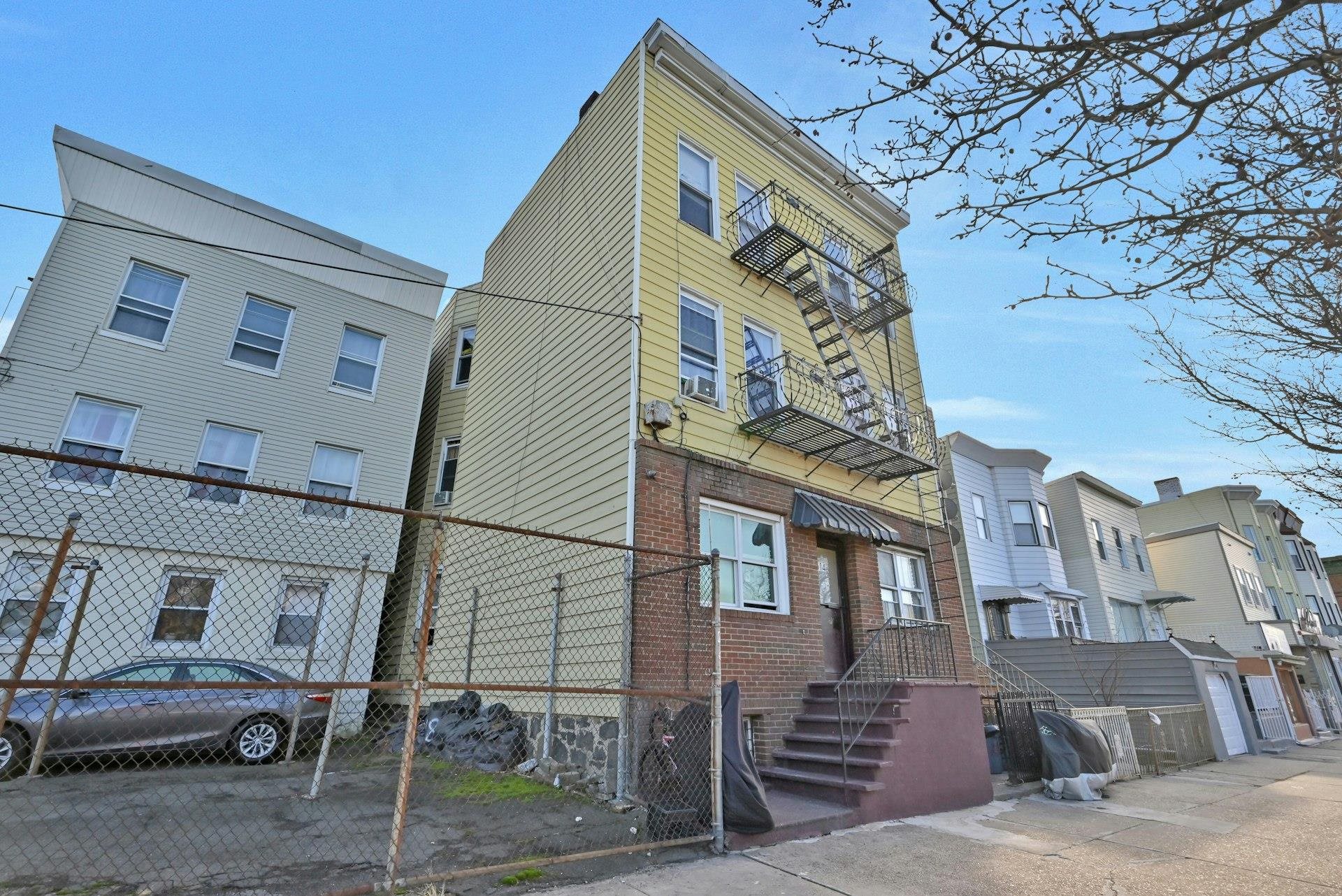 614 KENNEDY BLVD