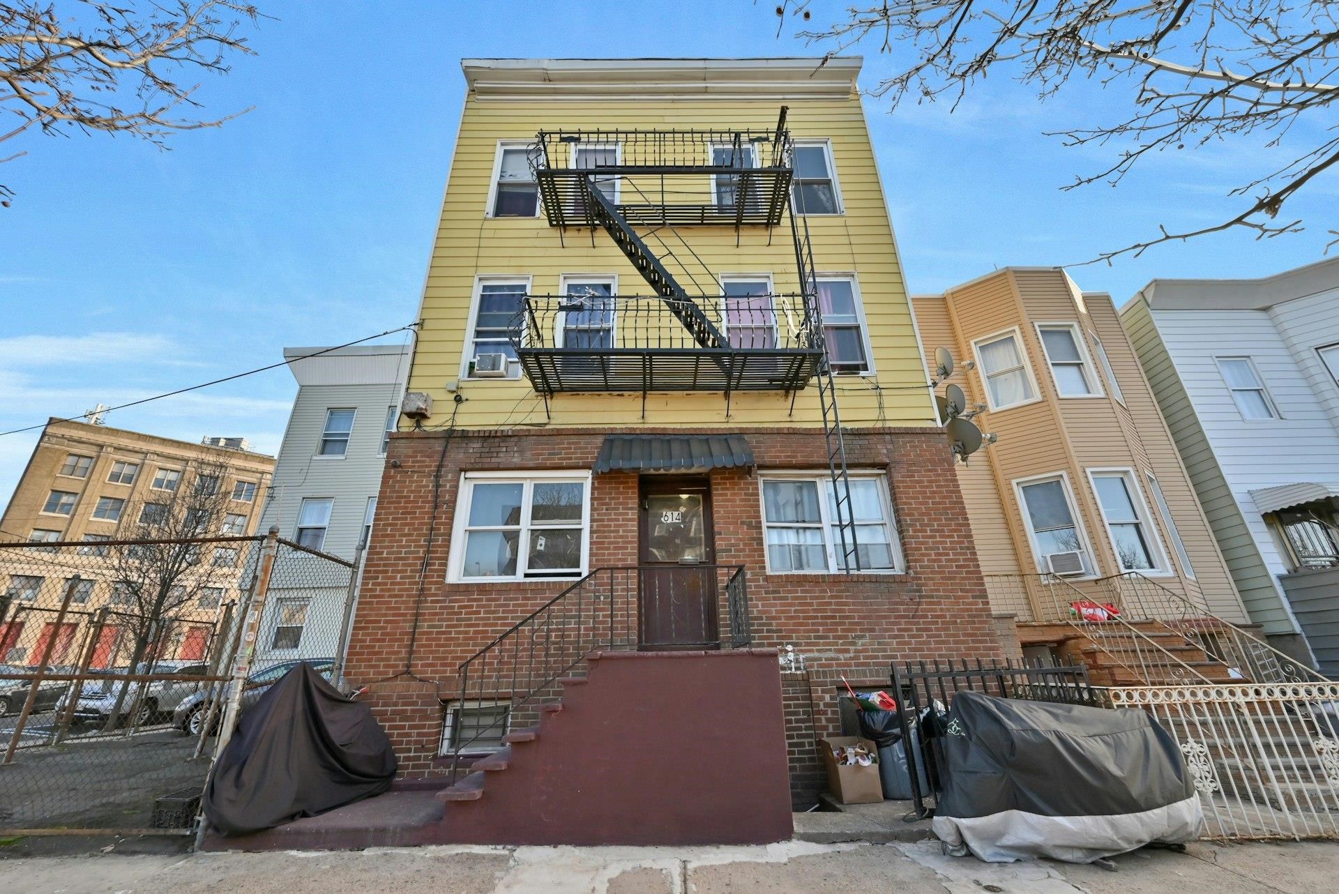 614 KENNEDY BLVD
