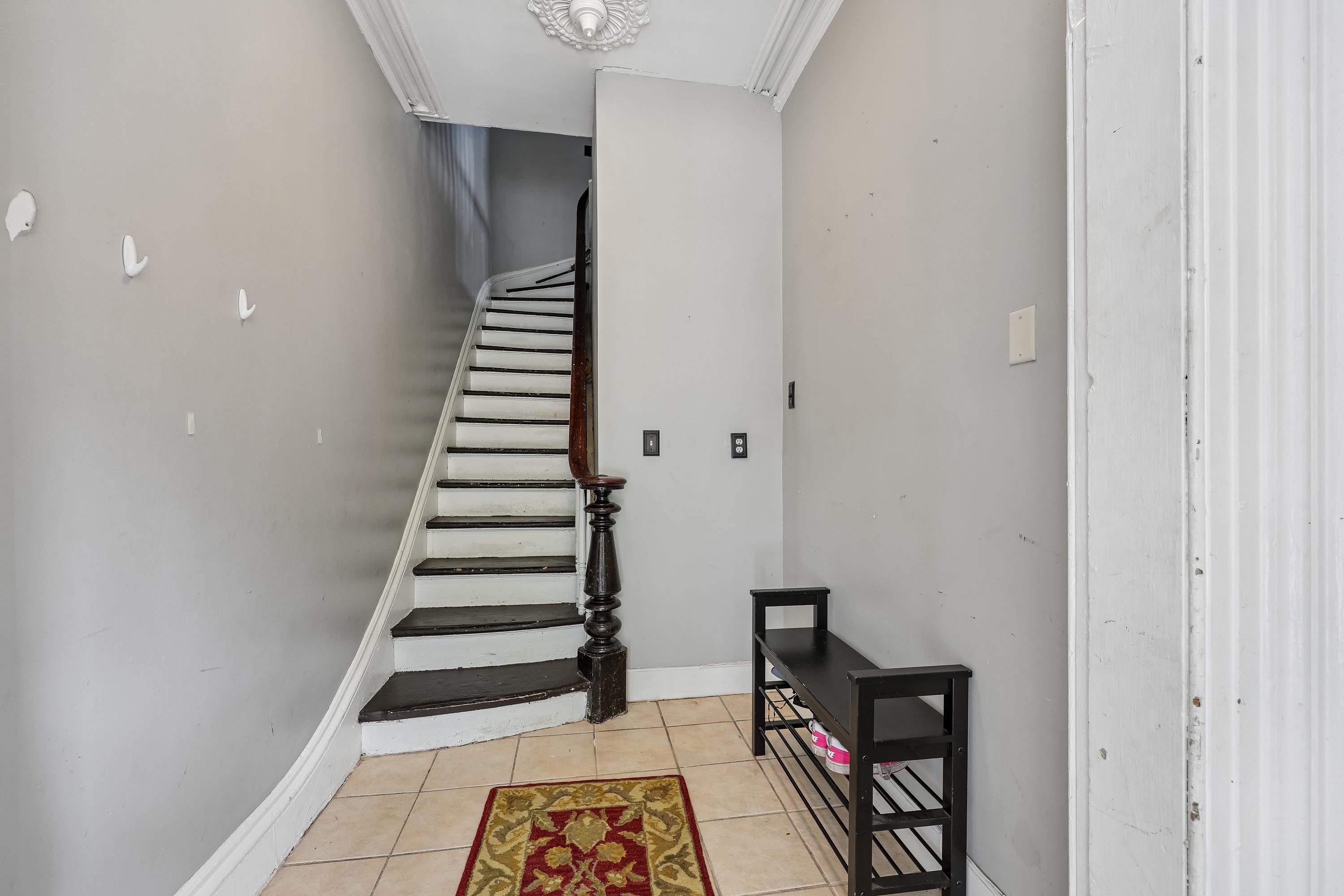 6 MAGNOLIA AVE