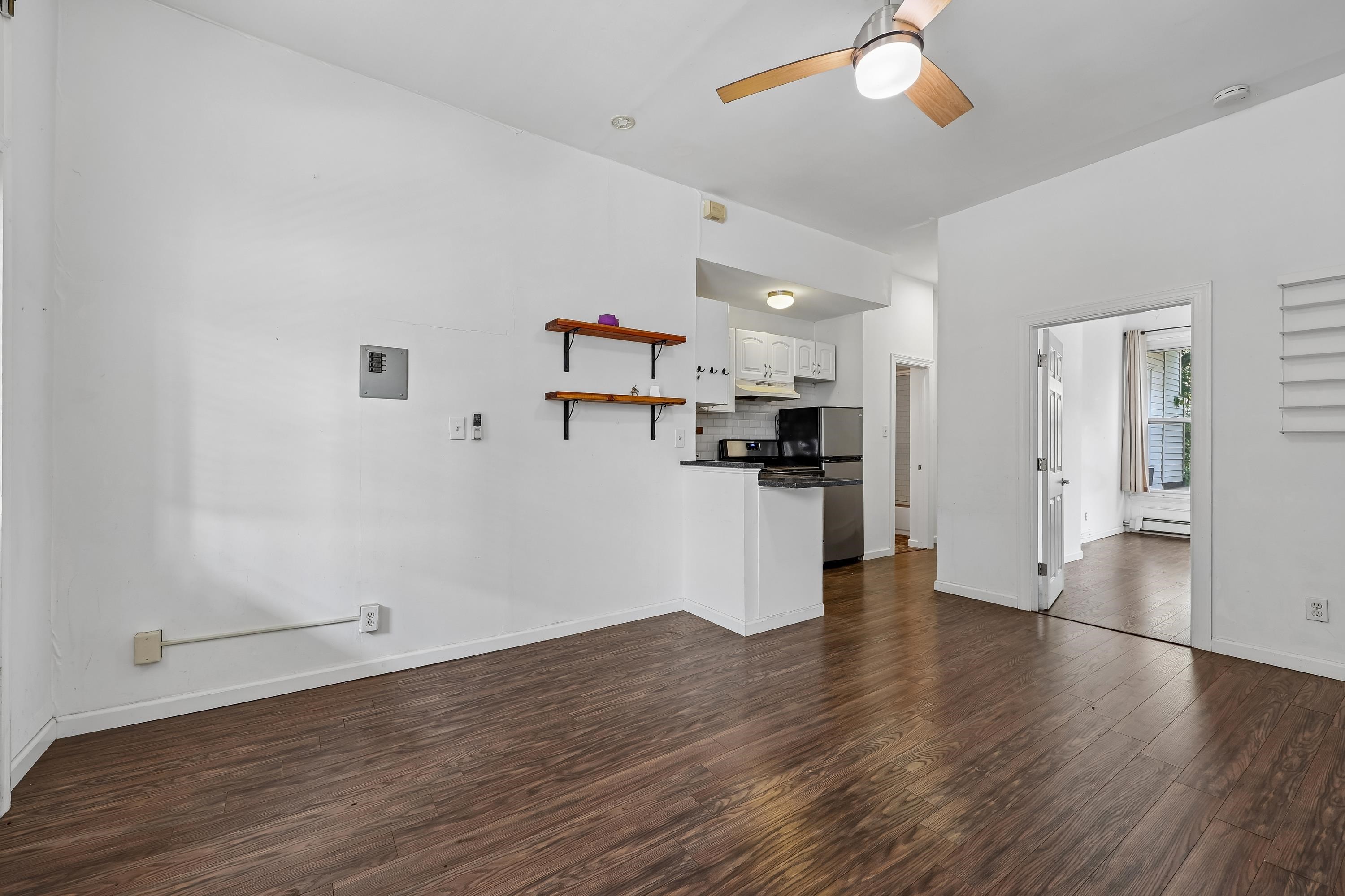 6 MAGNOLIA AVE