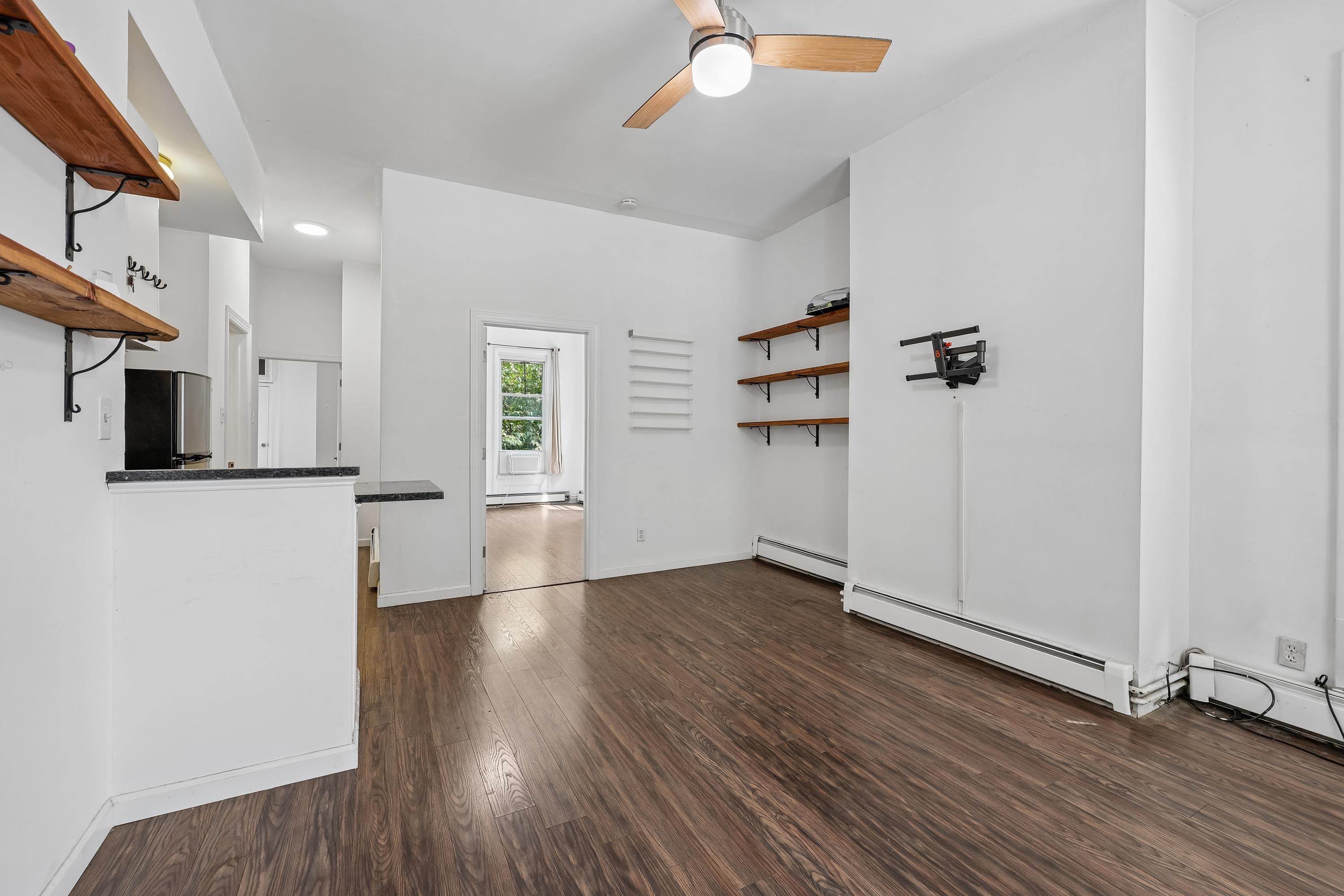 6 MAGNOLIA AVE
