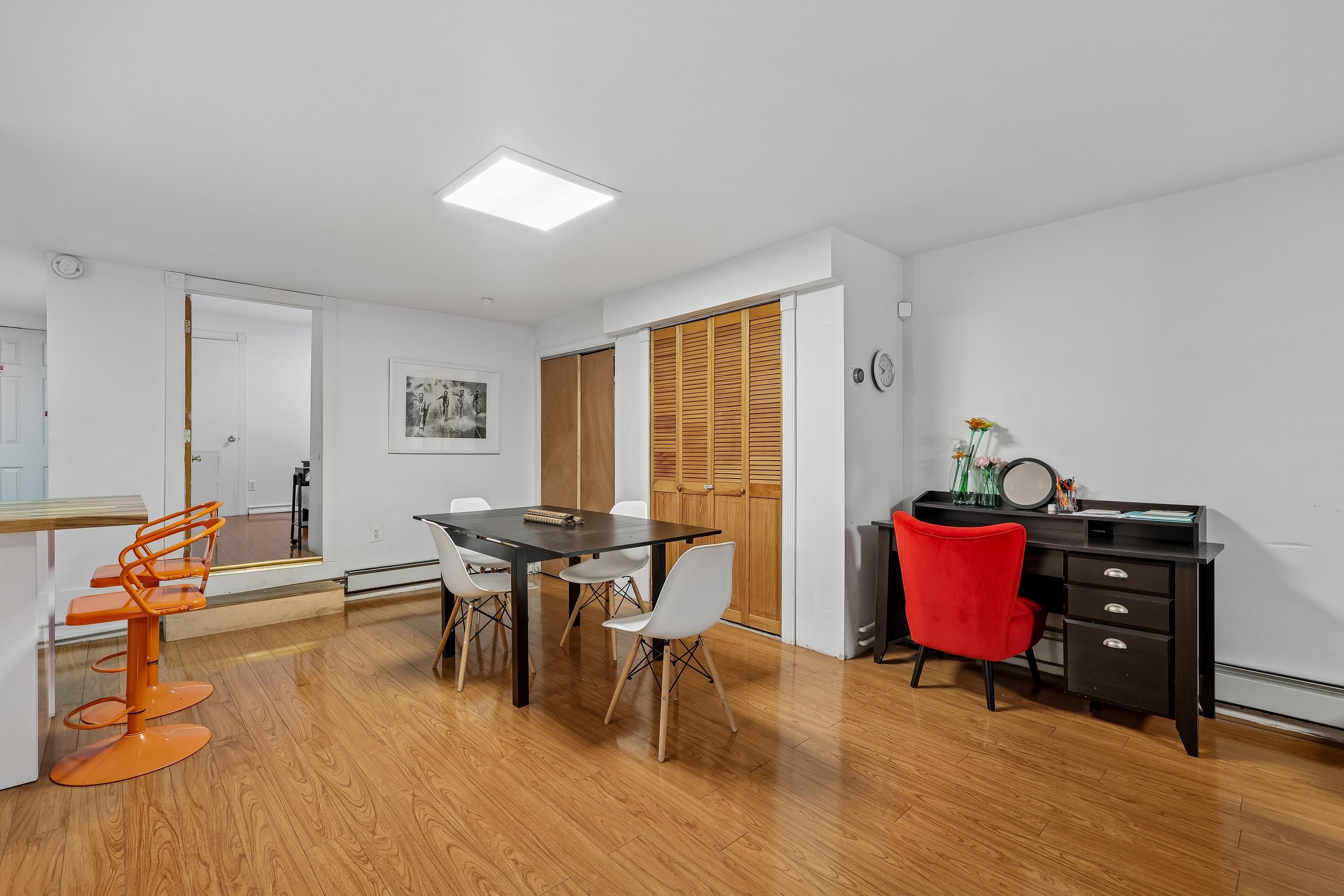 6 MAGNOLIA AVE