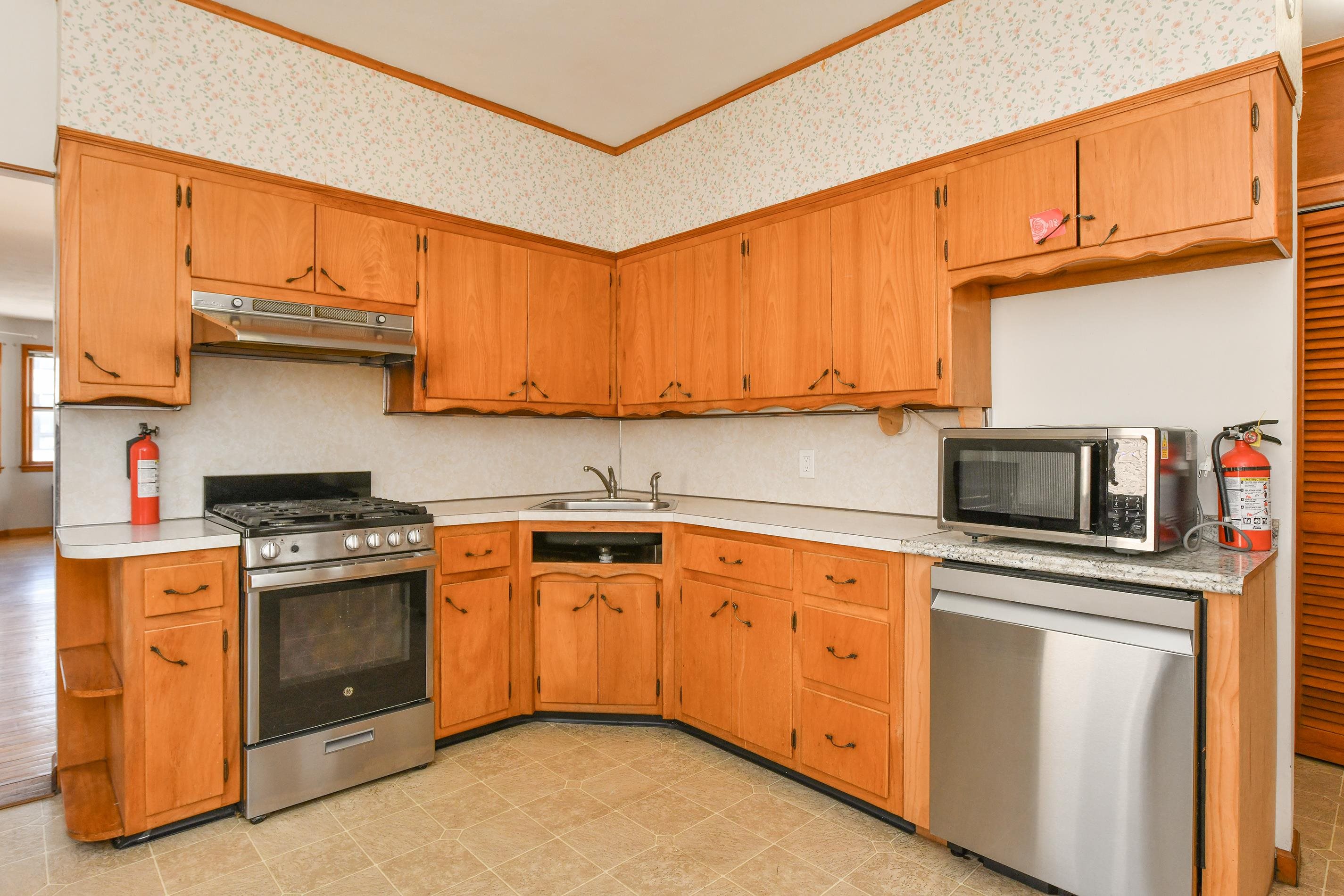 241 MAPLE ST