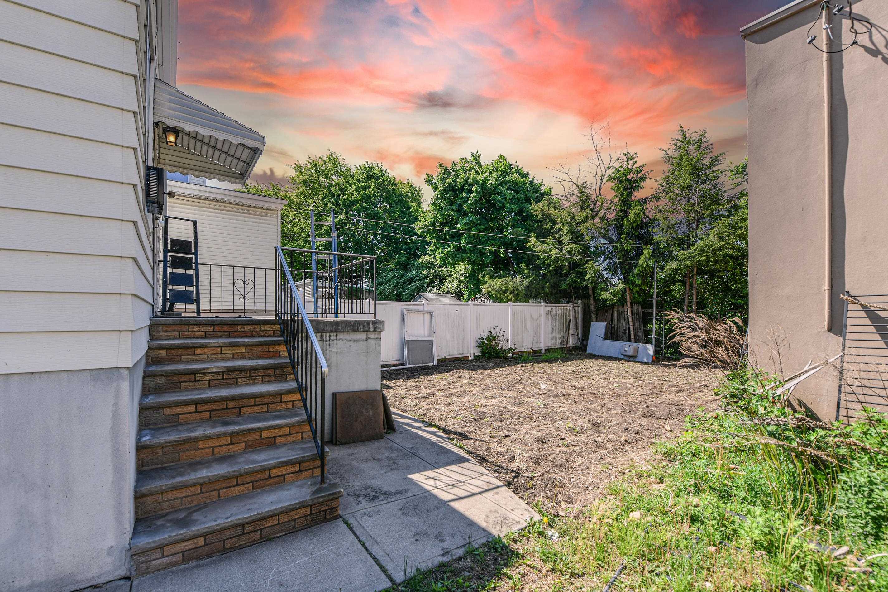 241 MAPLE ST