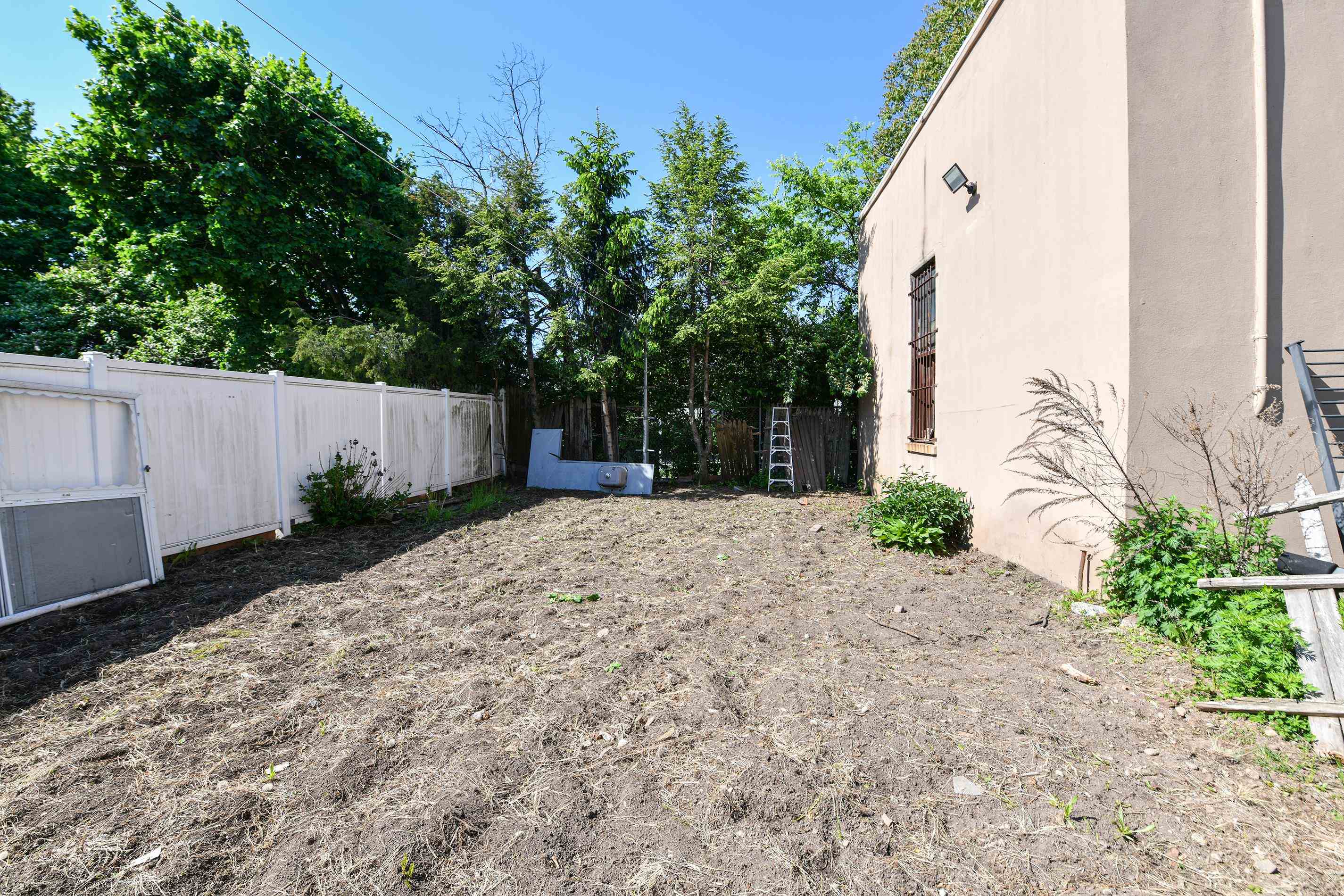 241 MAPLE ST