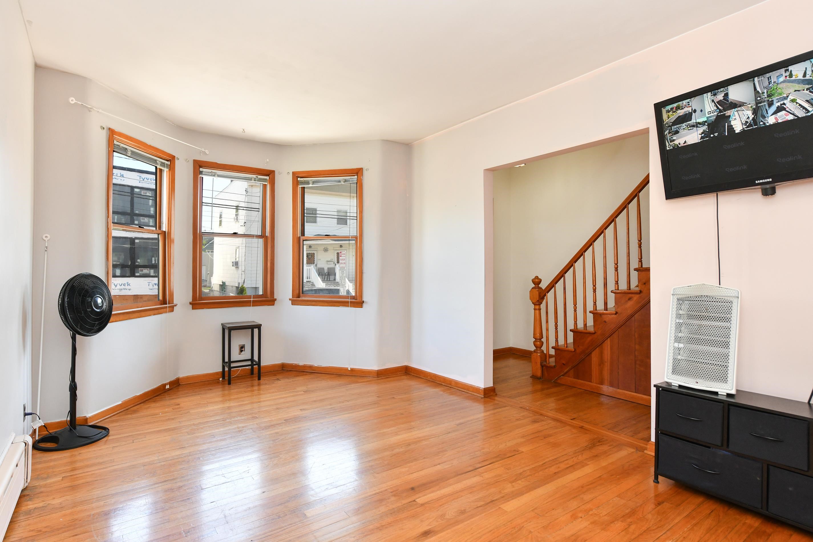 241 MAPLE ST