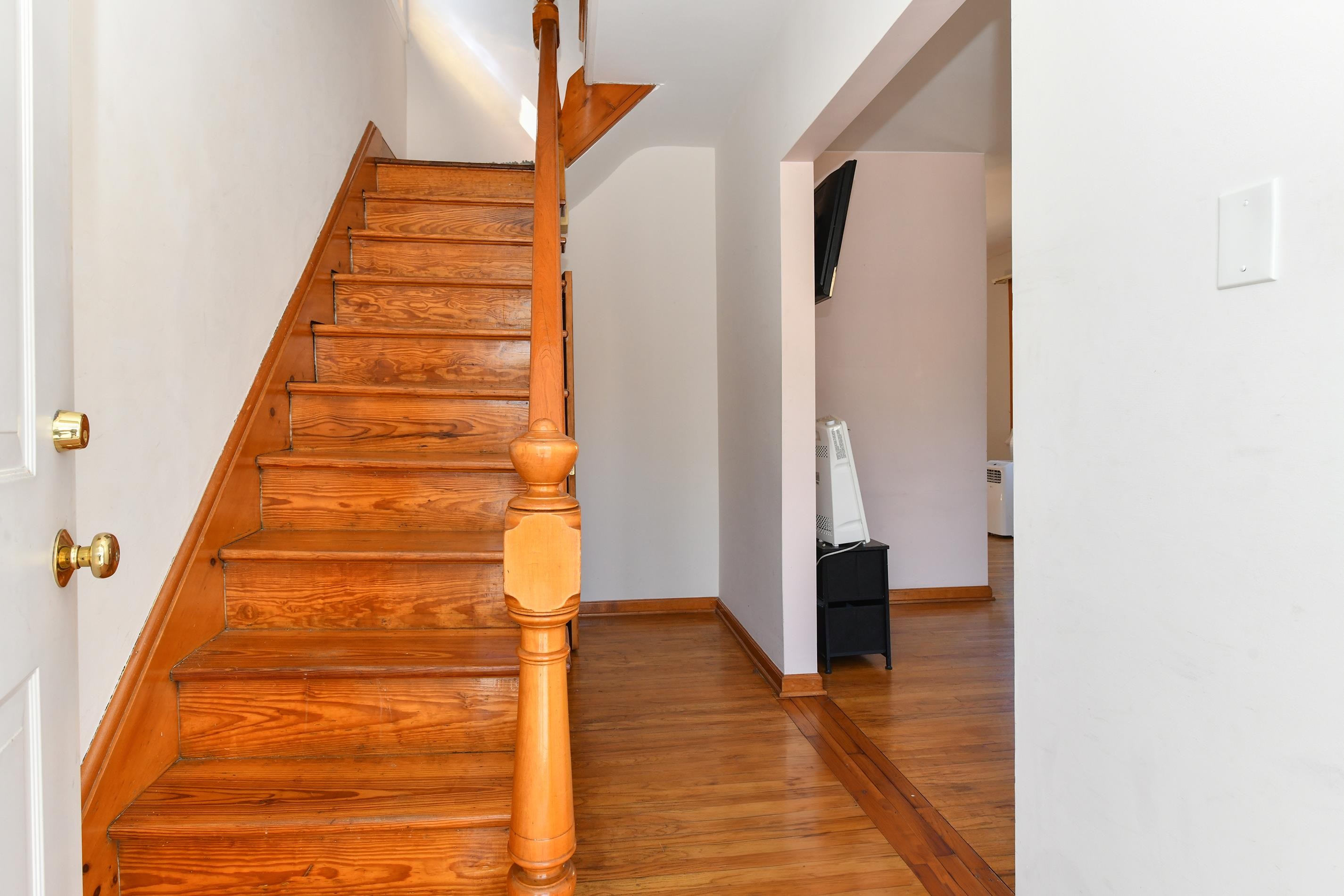 241 MAPLE ST
