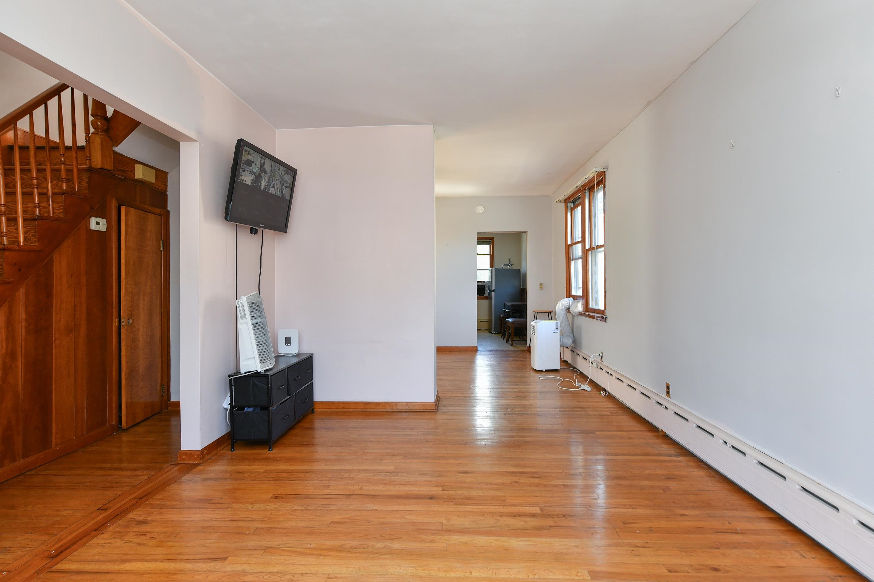 241 MAPLE ST