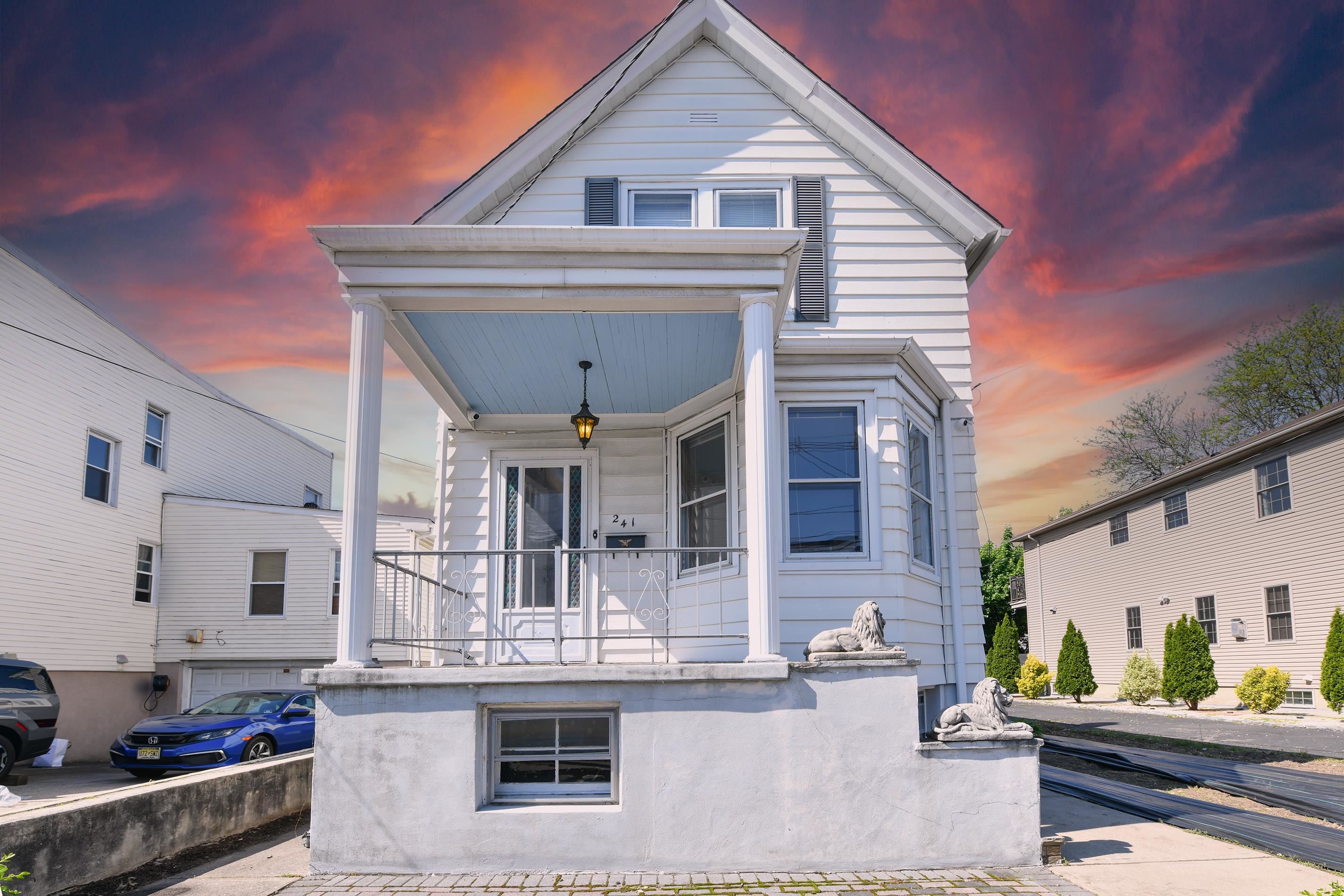 241 MAPLE ST