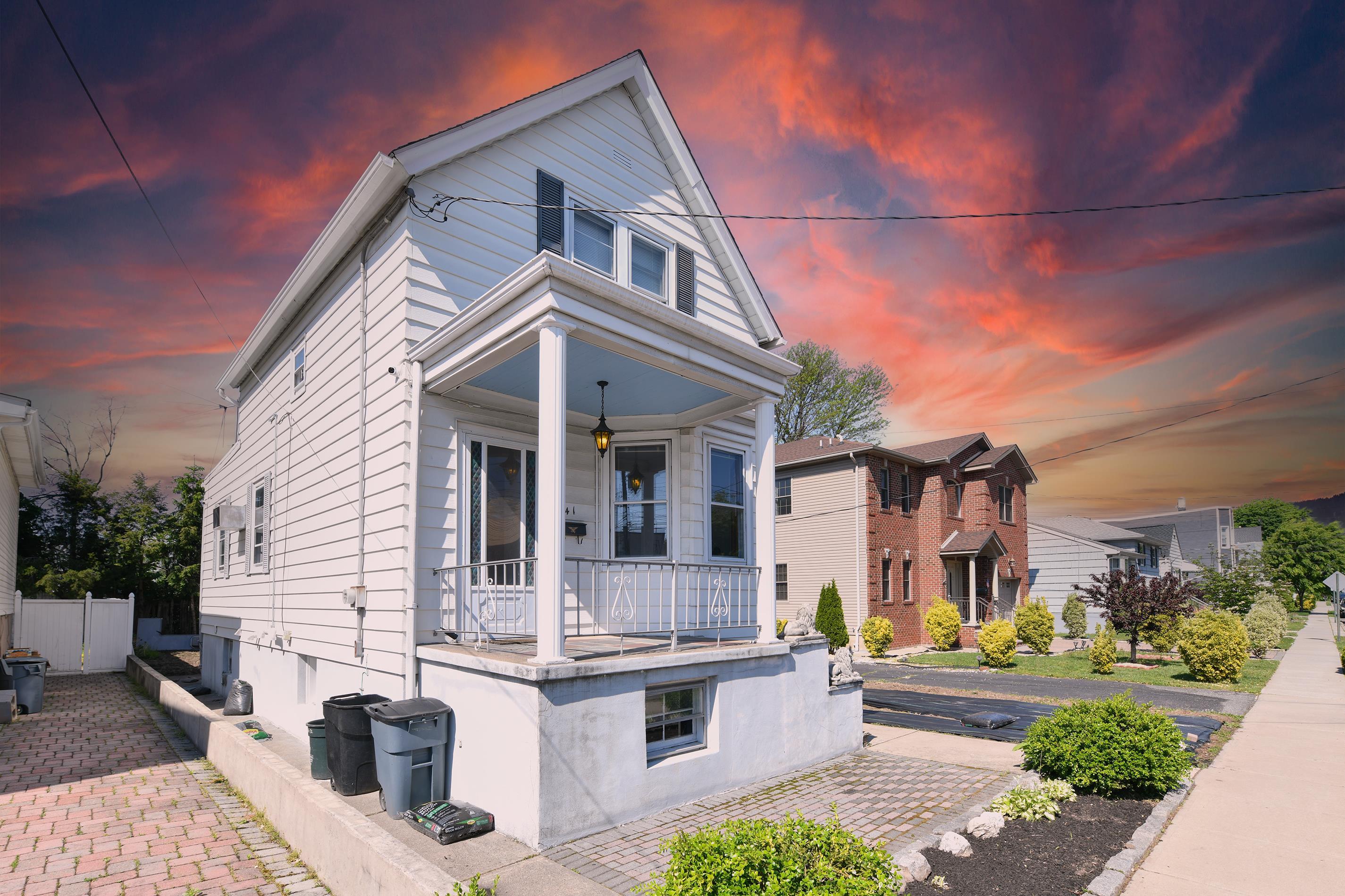 241 MAPLE ST