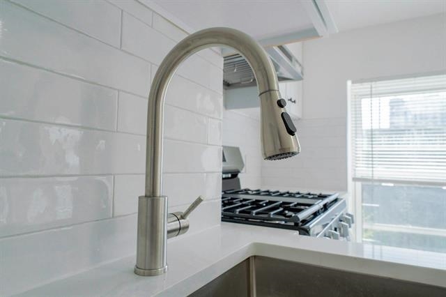 65 ST PAULS AVE Unit: 3