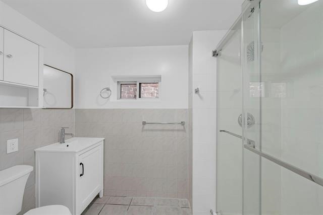 65 ST PAULS AVE Unit: 3