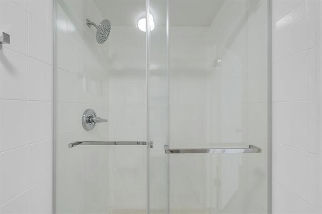 65 ST PAULS AVE Unit: 3