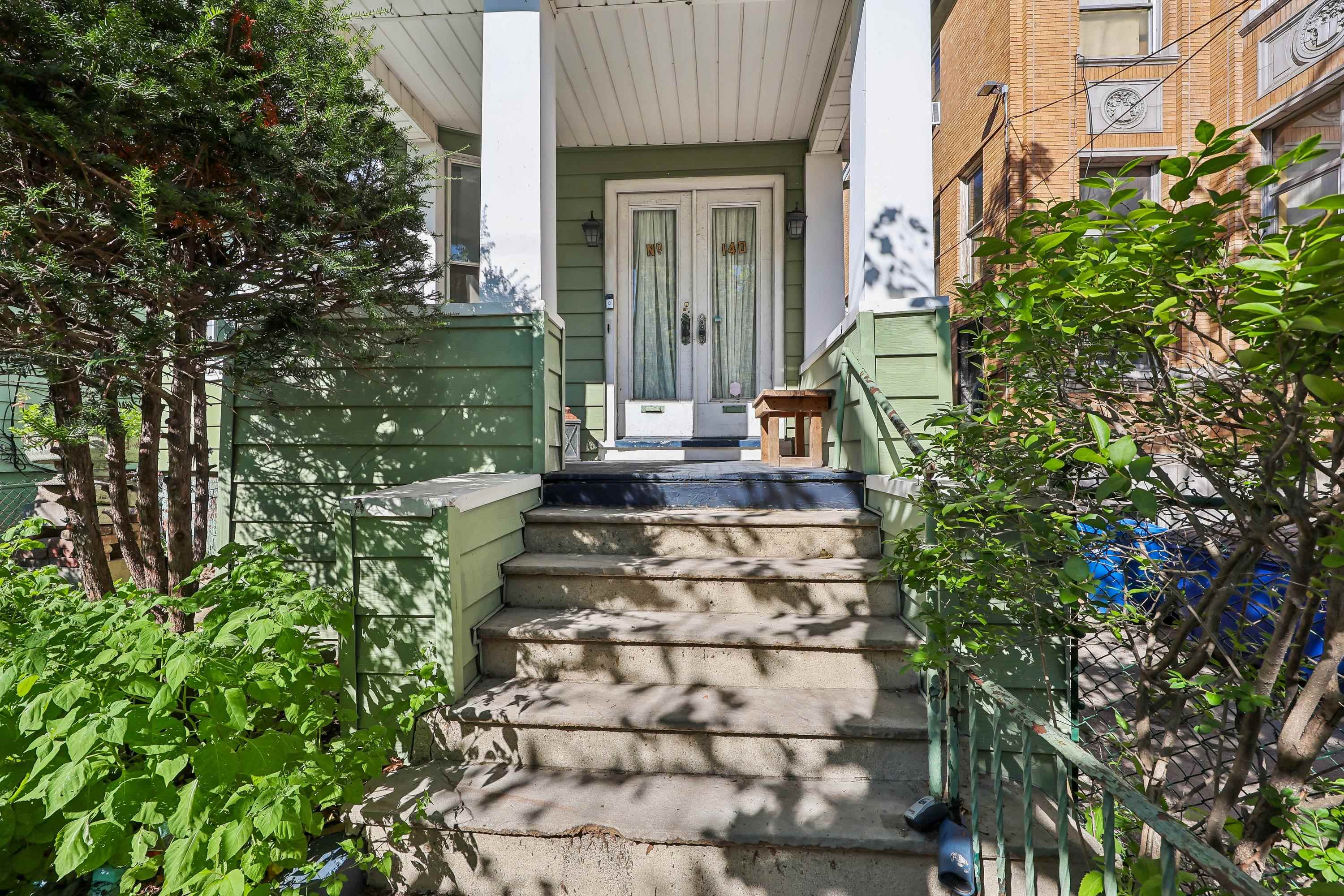 140 CLINTON AVE